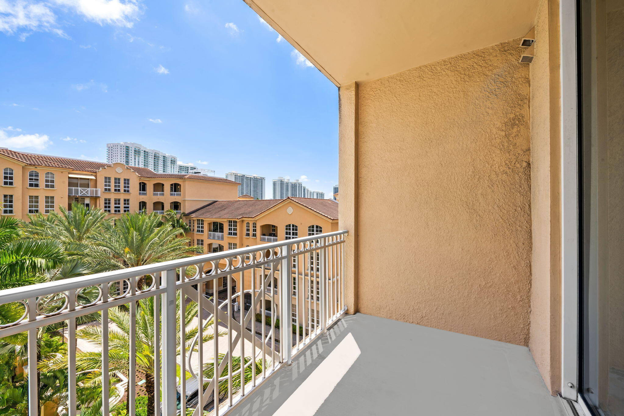 3001 NE 185th #536, Aventura FL 33180