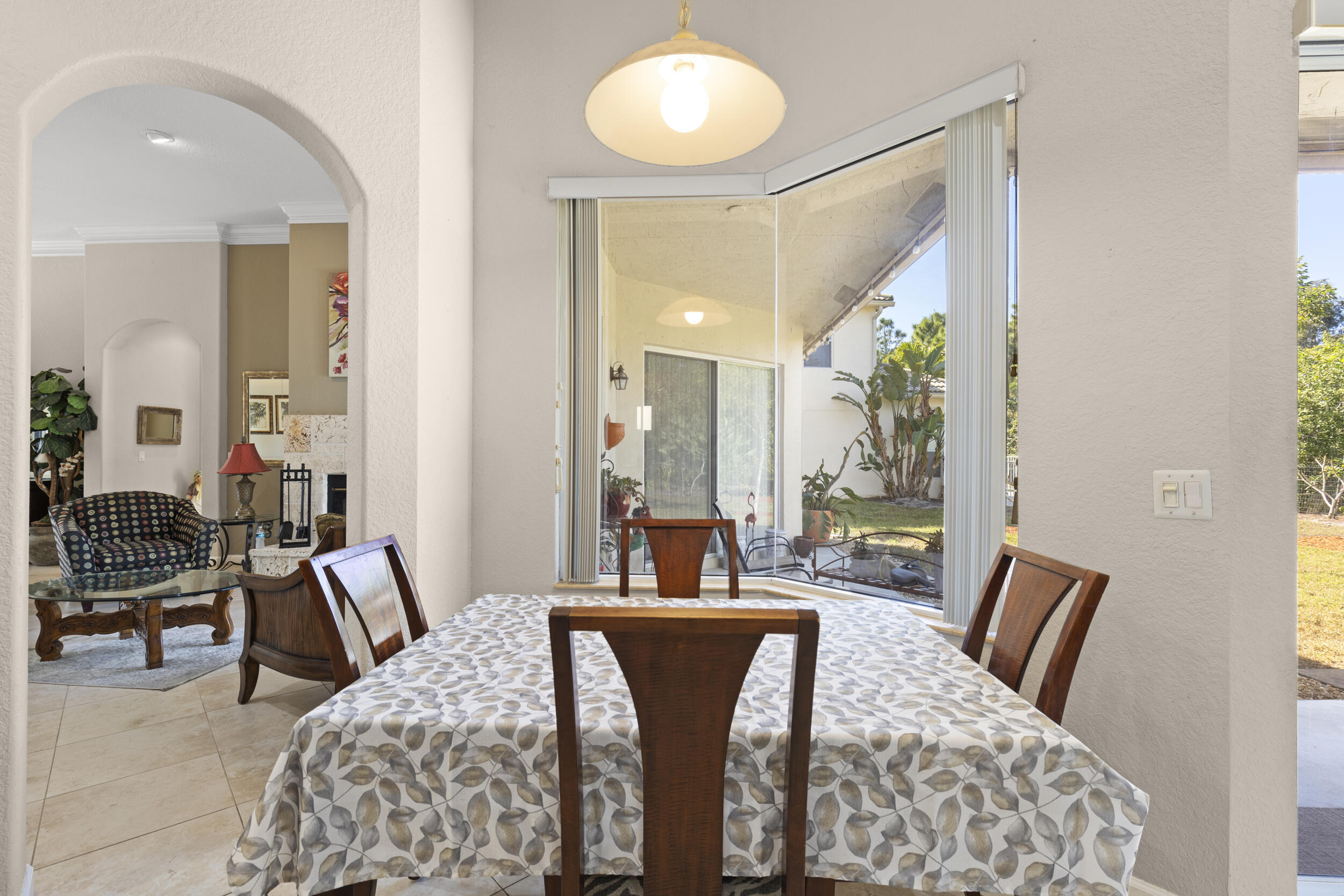 3968 W Hamilton, West Palm Beach FL 33411