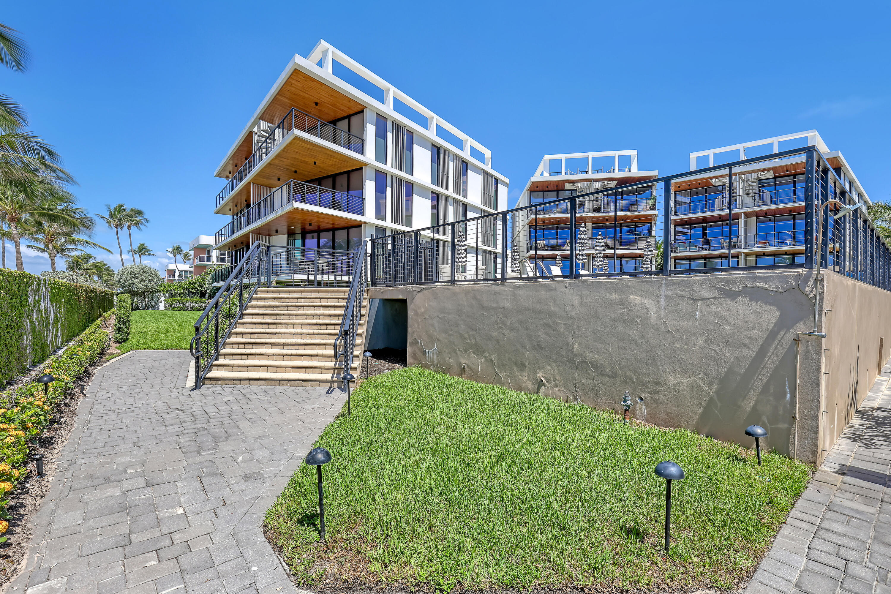 106 Inlet #305, Palm Beach Shores FL 33404