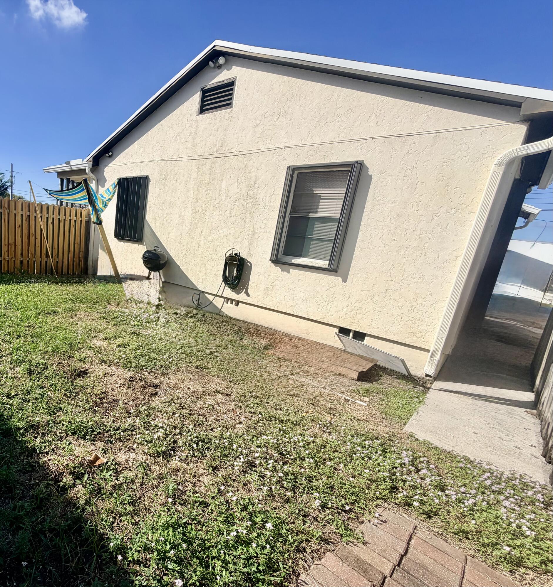443 Wilder #1, West Palm Beach FL 33405