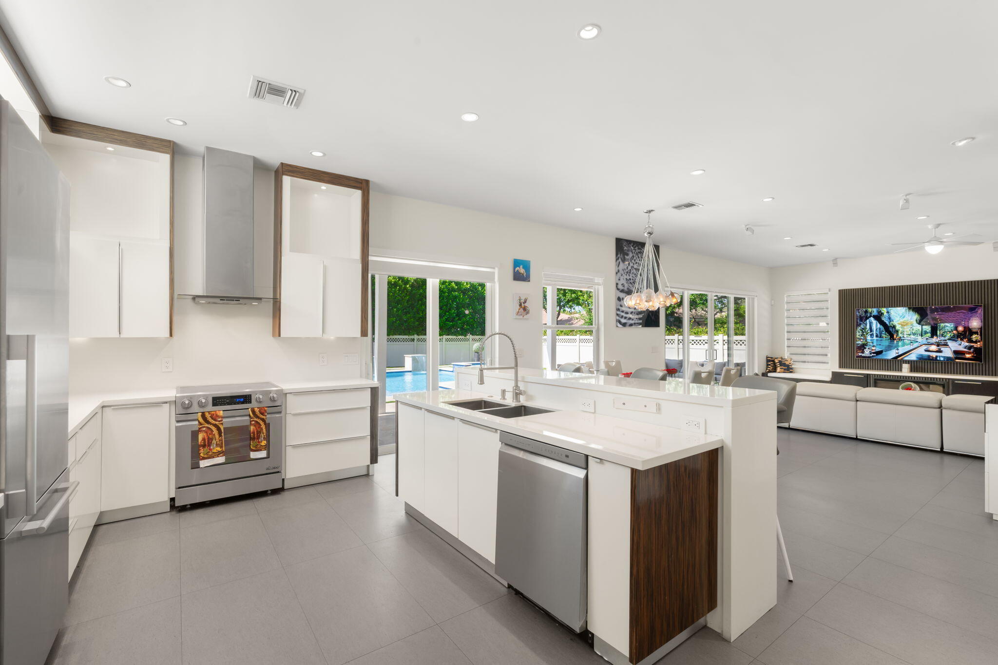 1254 NW 102nd, Coral Springs FL 33071