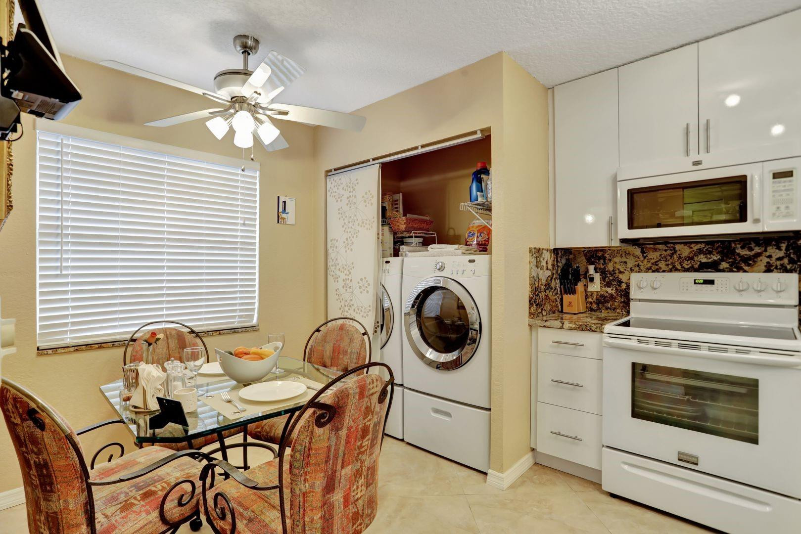 7561 NW 1st #302, Margate FL 33063