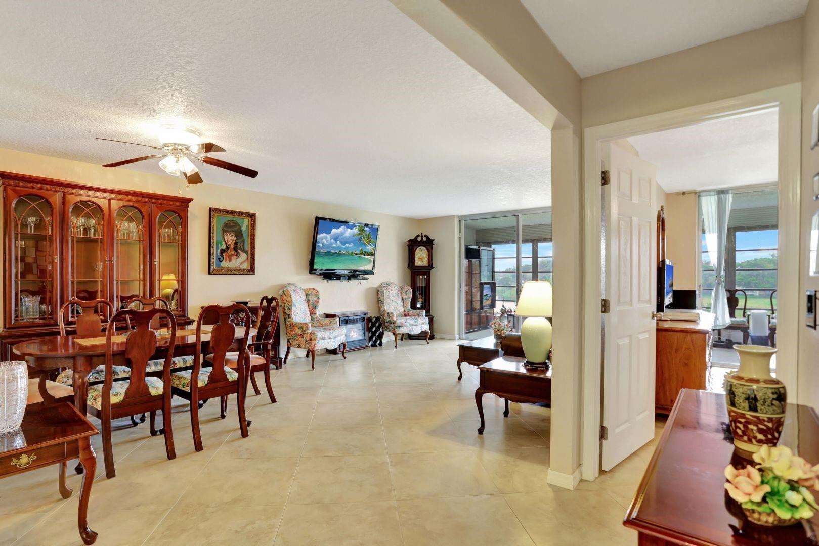 7561 NW 1st #302, Margate FL 33063