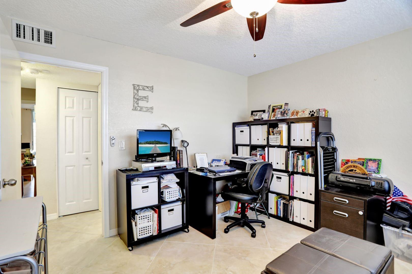7561 NW 1st #302, Margate FL 33063