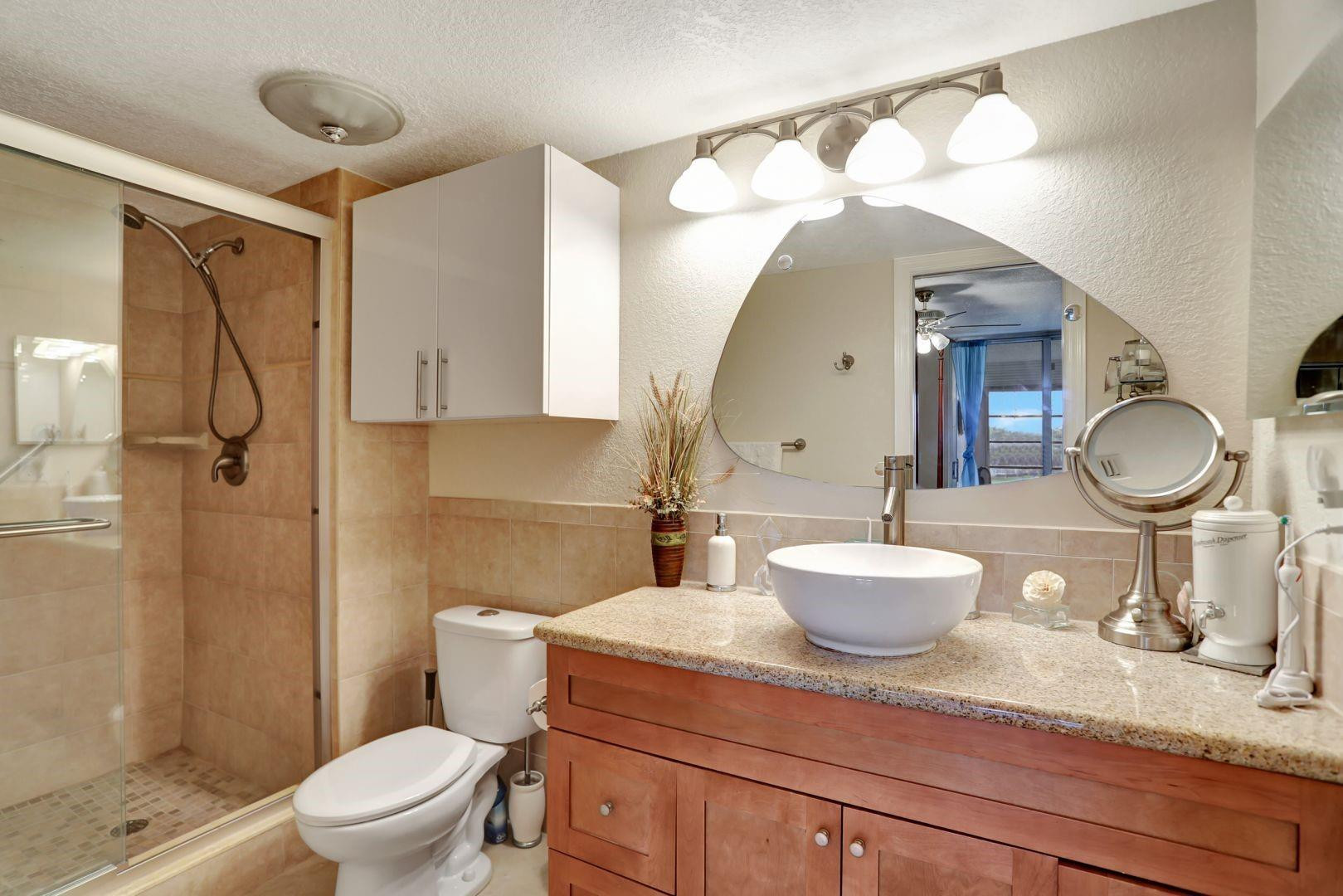 7561 NW 1st #302, Margate FL 33063