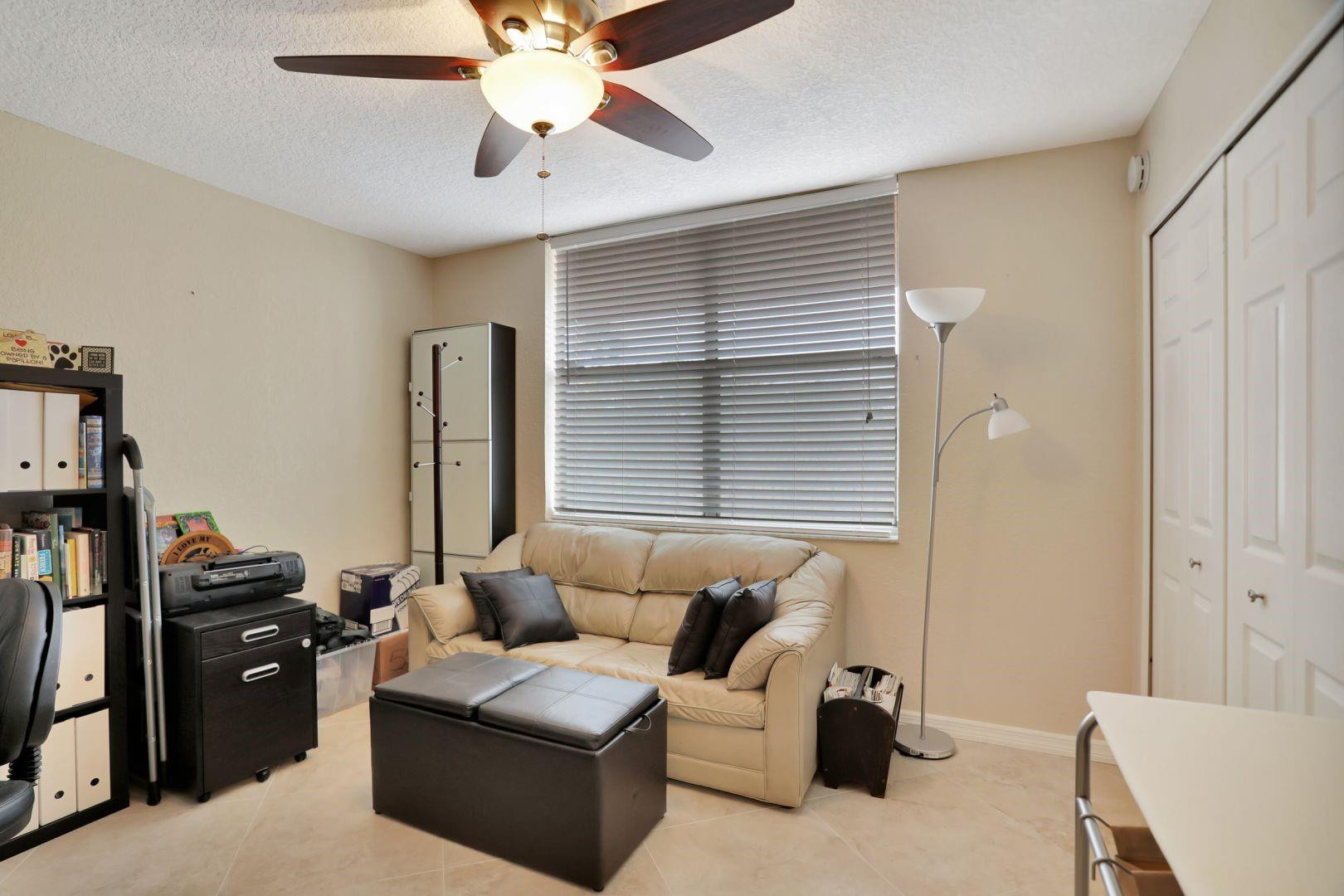 7561 NW 1st #302, Margate FL 33063