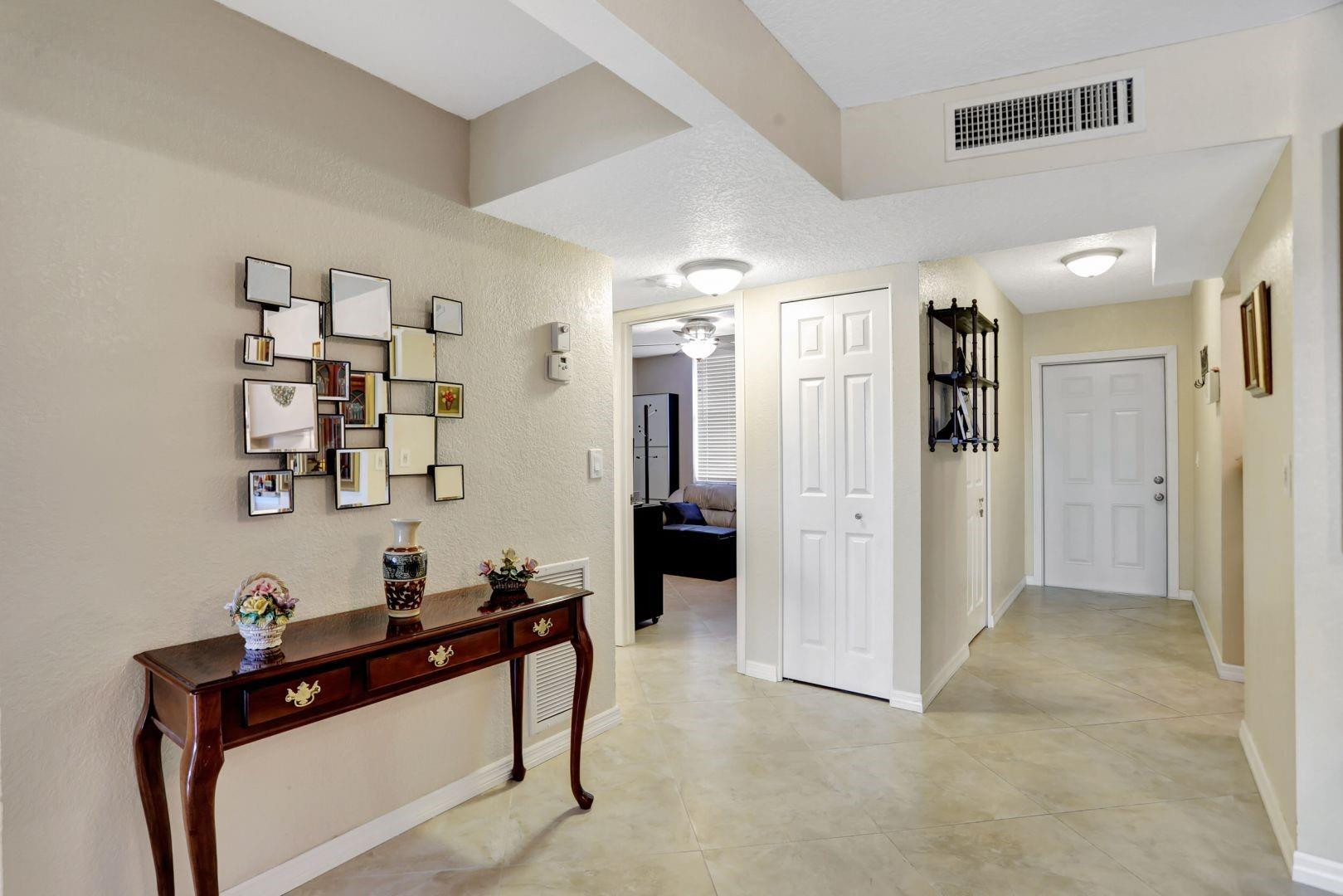 7561 NW 1st #302, Margate FL 33063