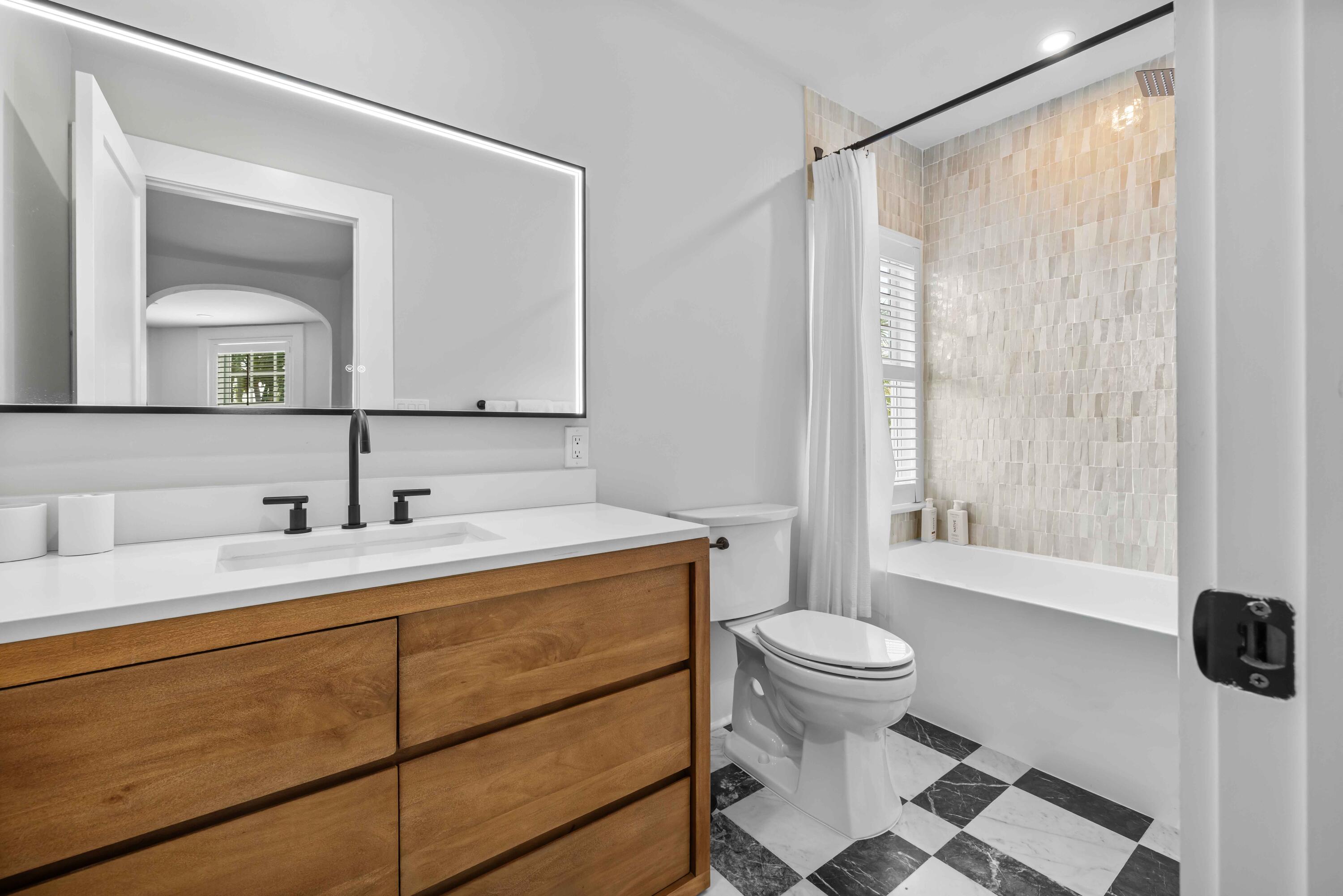 511 32nd, West Palm Beach FL 33407