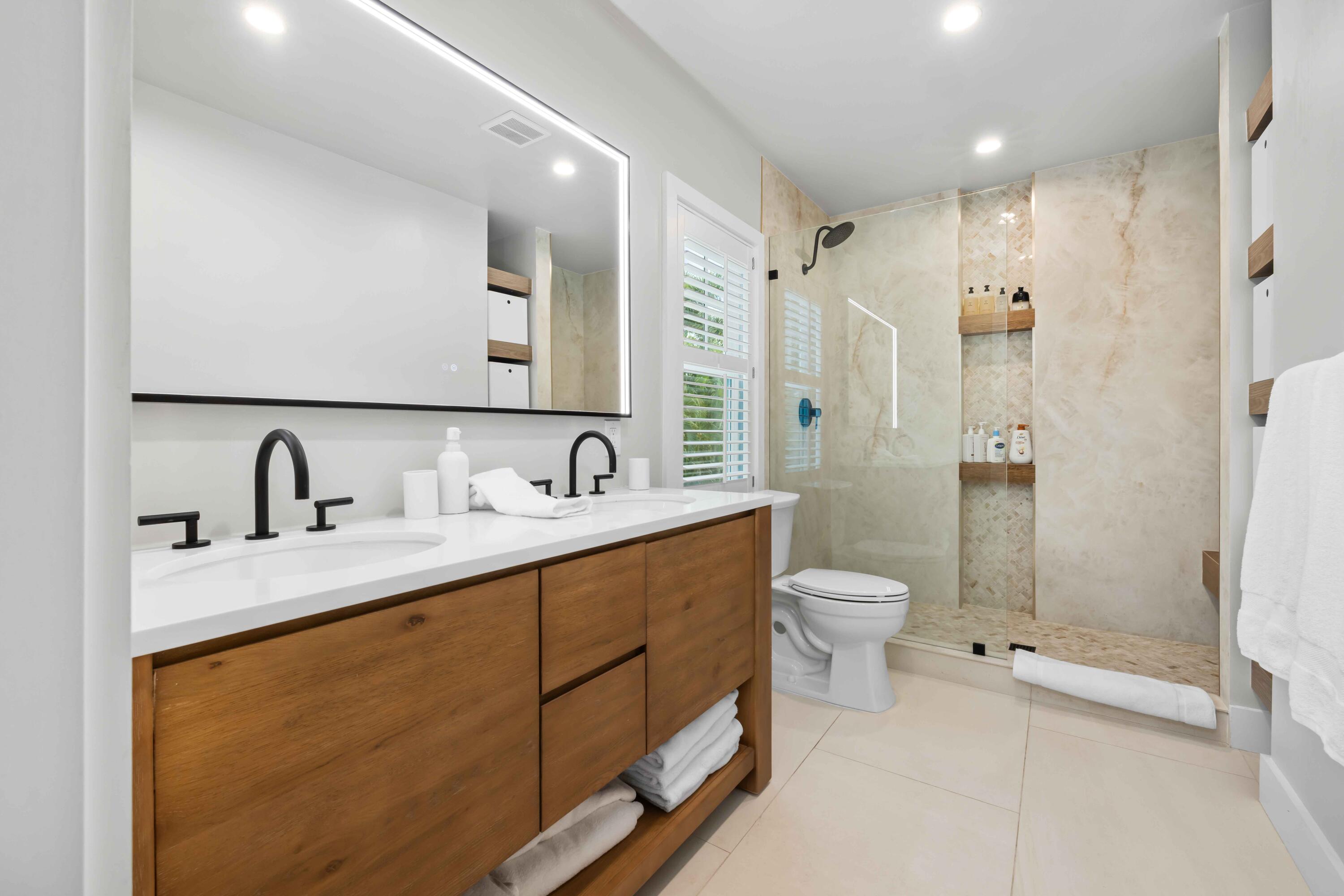 511 32nd, West Palm Beach FL 33407