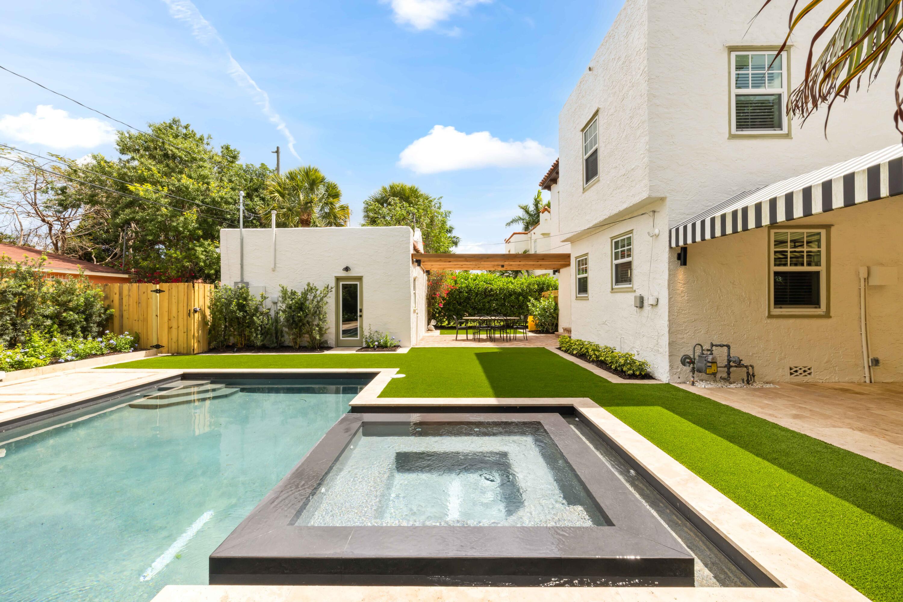 511 32nd, West Palm Beach FL 33407