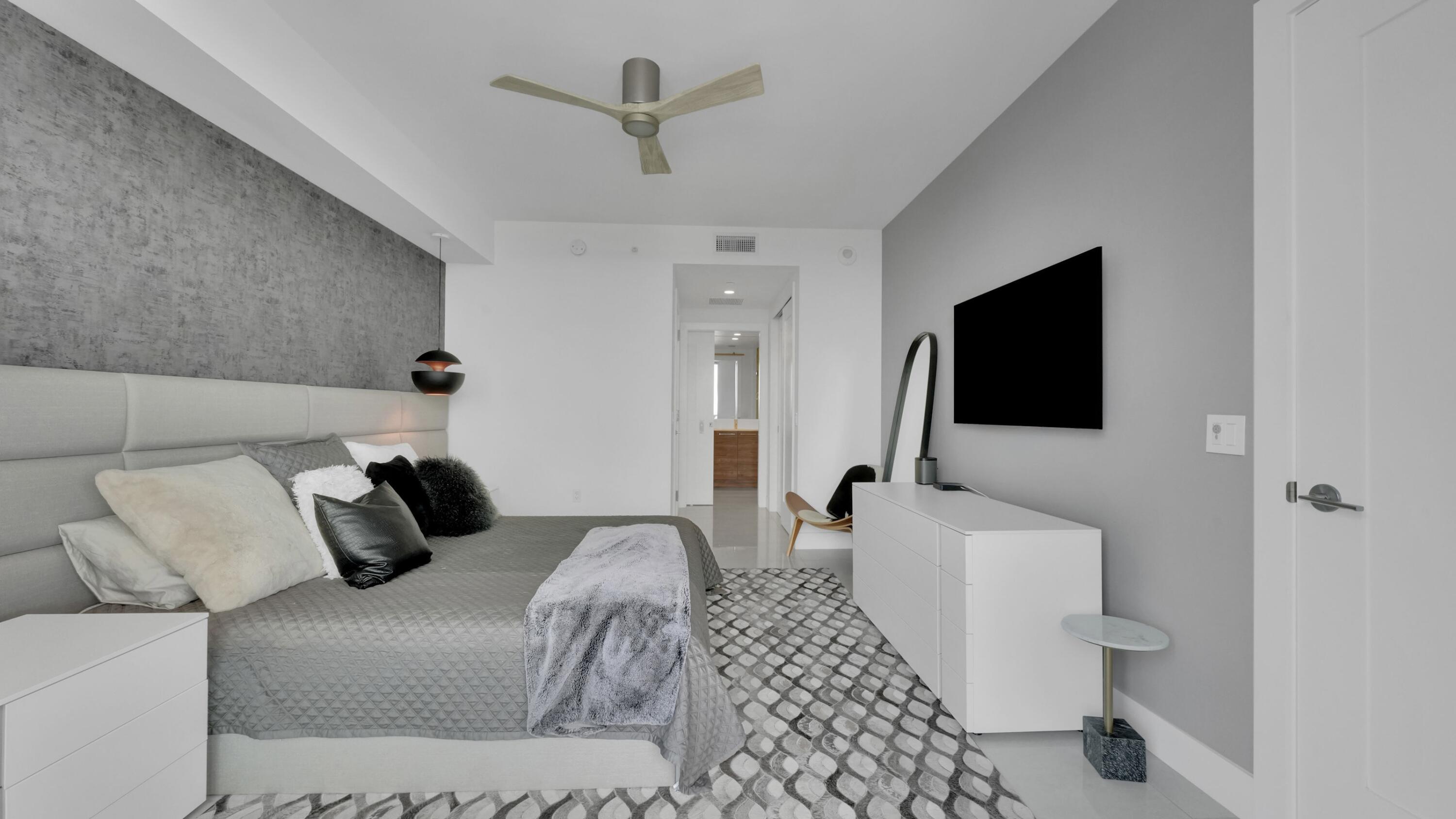 100 E Las Olas #2802, Fort Lauderdale FL 33301