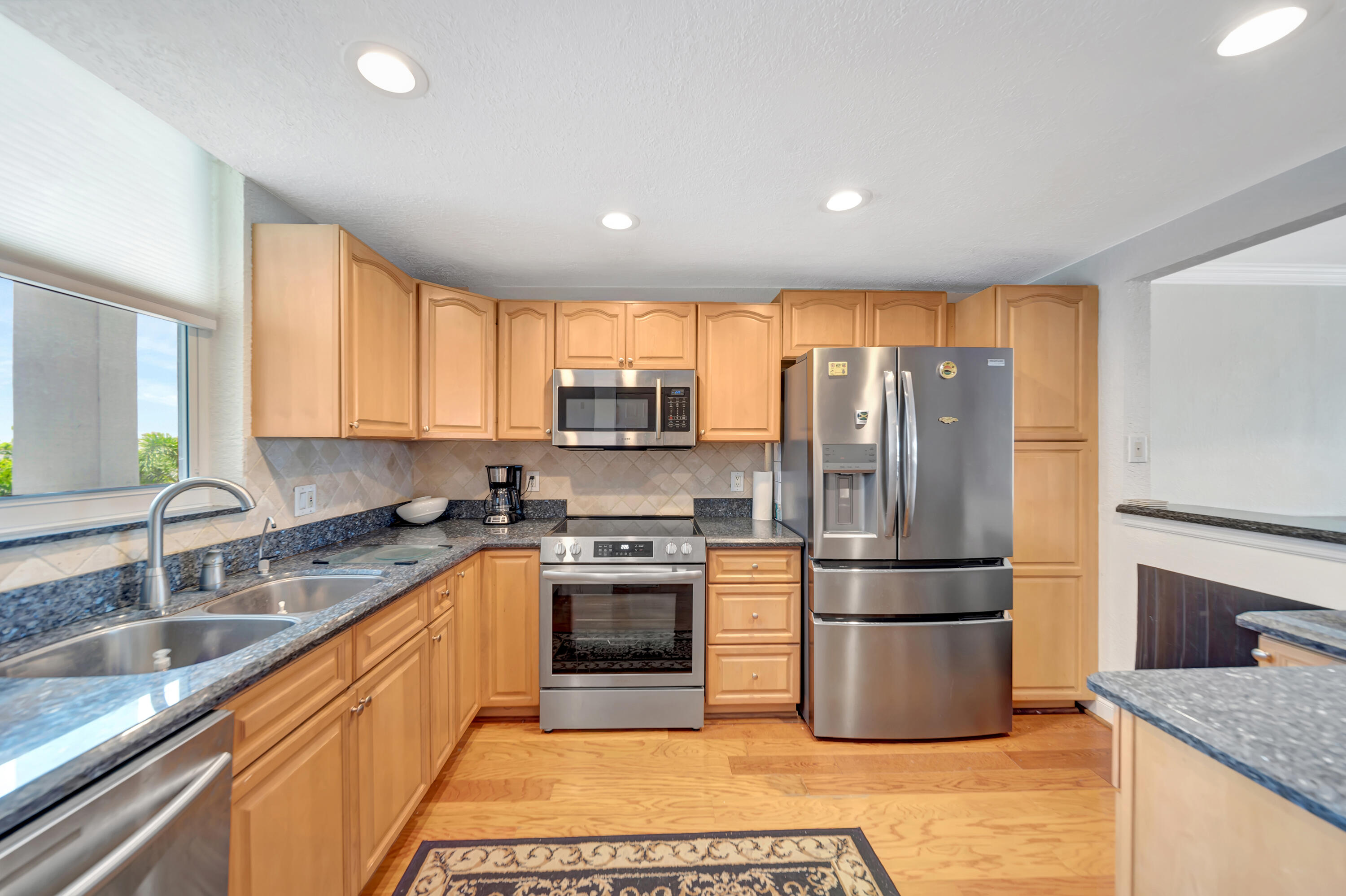 3100 NE 49 #403, Fort Lauderdale FL 33308
