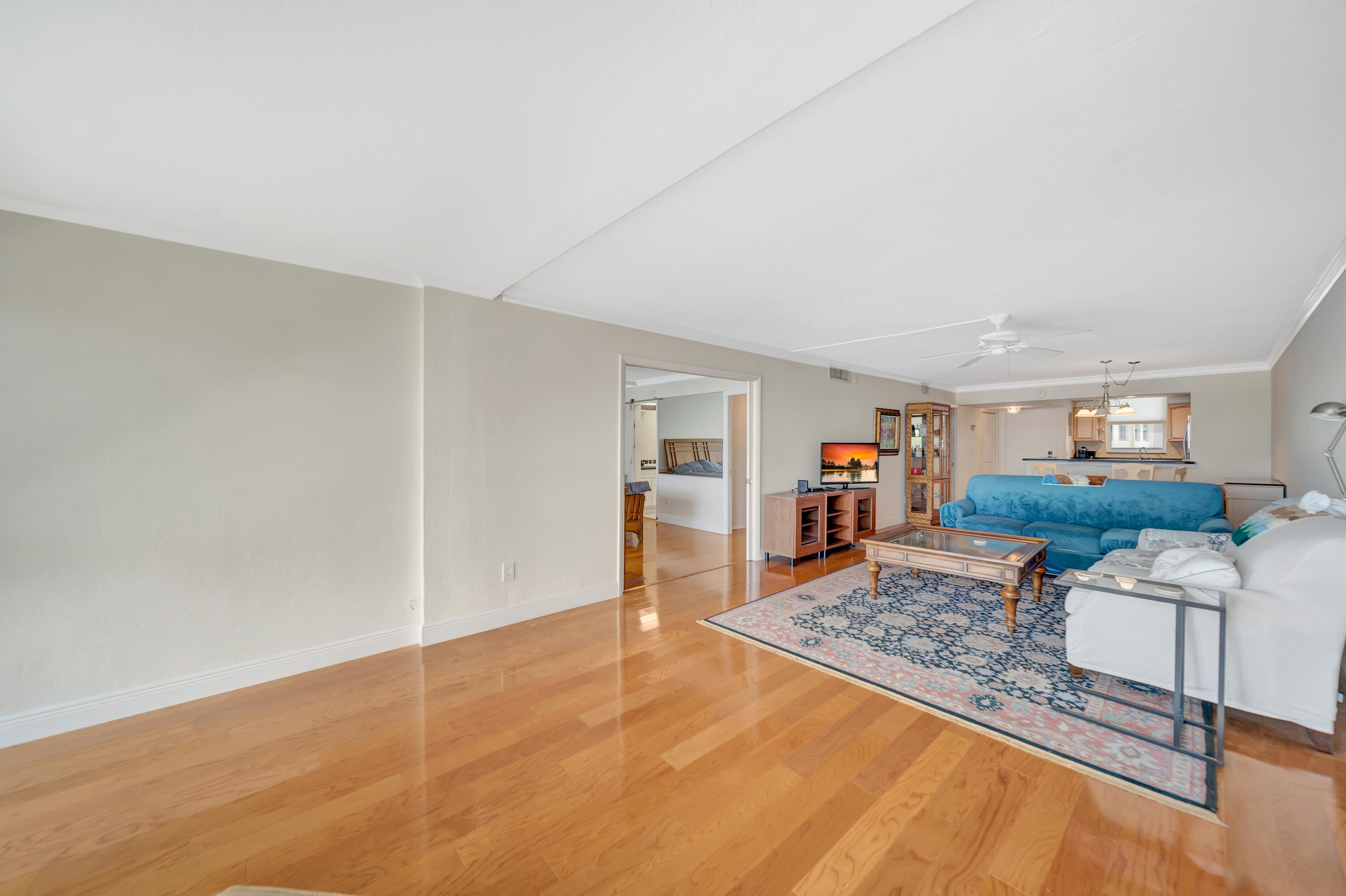 3100 NE 49 #403, Fort Lauderdale FL 33308