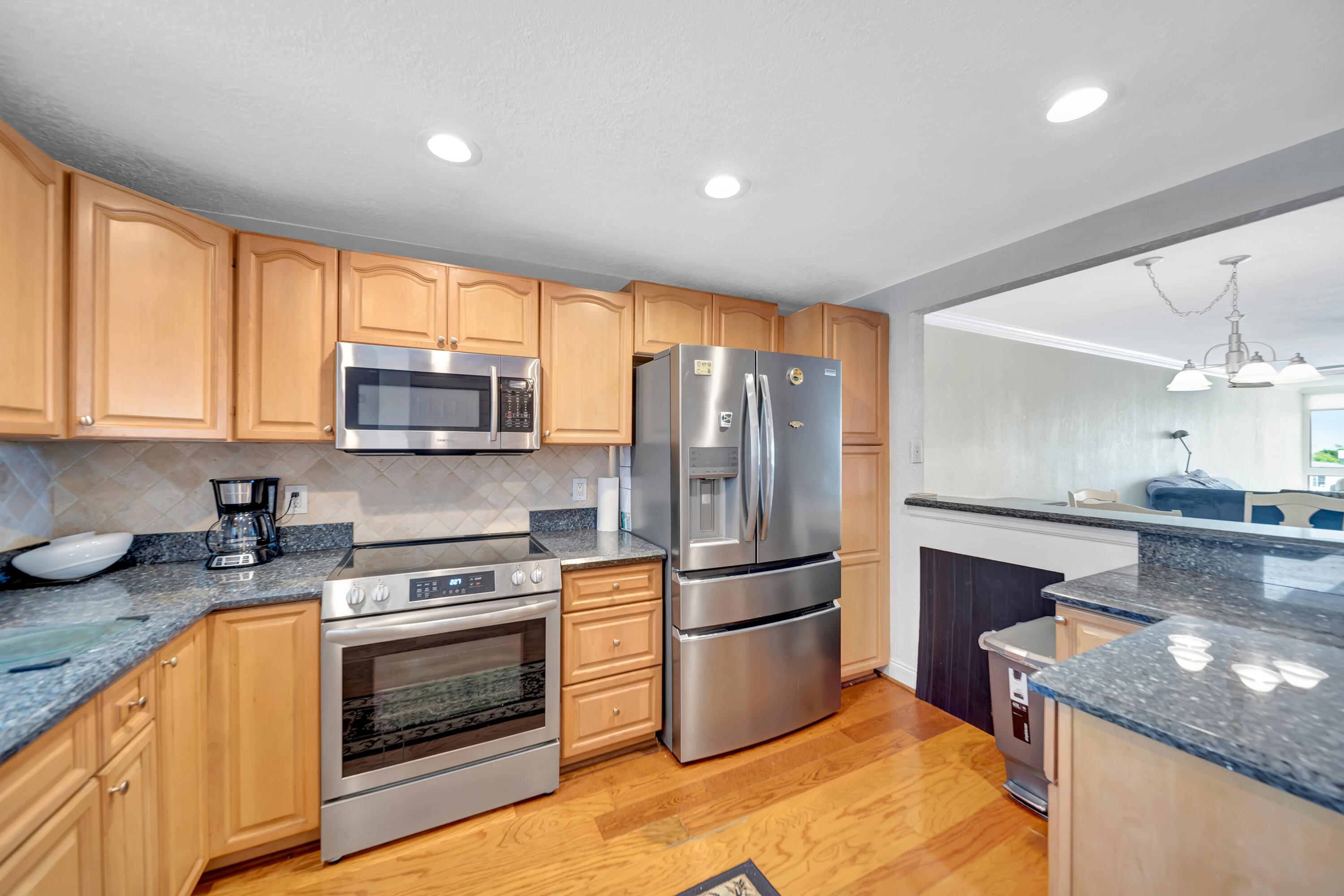 3100 NE 49 #403, Fort Lauderdale FL 33308