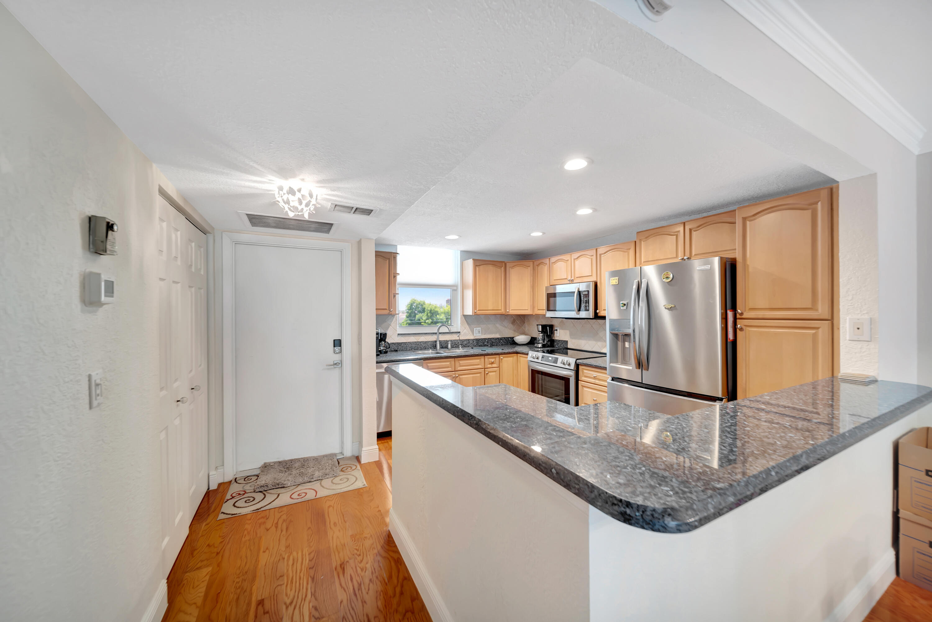 3100 NE 49 #403, Fort Lauderdale FL 33308