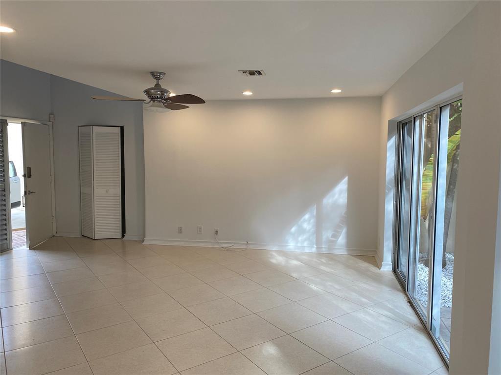 101 SE 15th #E, Fort Lauderdale FL 33301