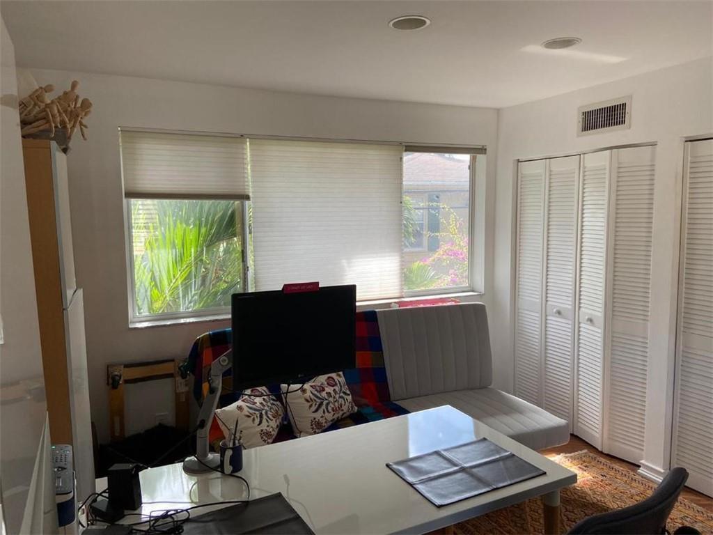 101 SE 15th #E, Fort Lauderdale FL 33301