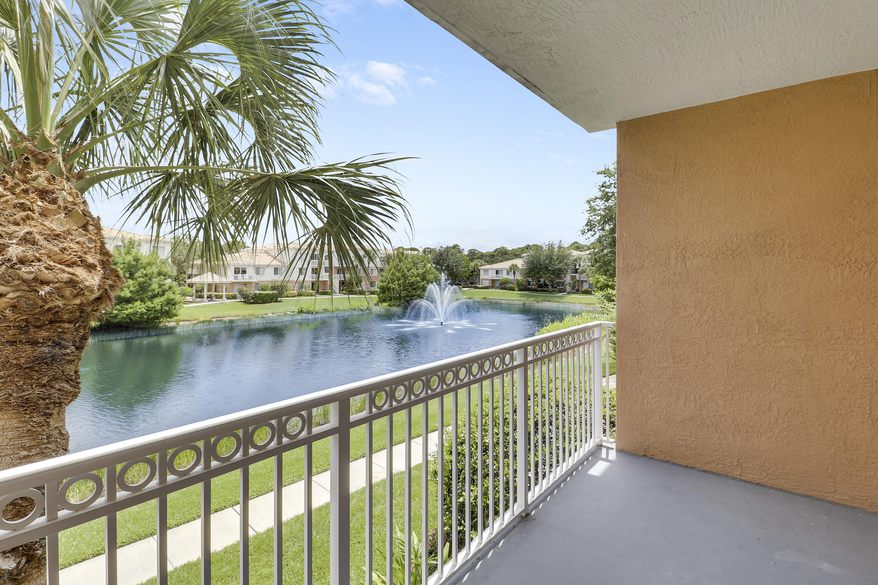 6206 Myrtlewood, Palm Beach Gardens FL 33418