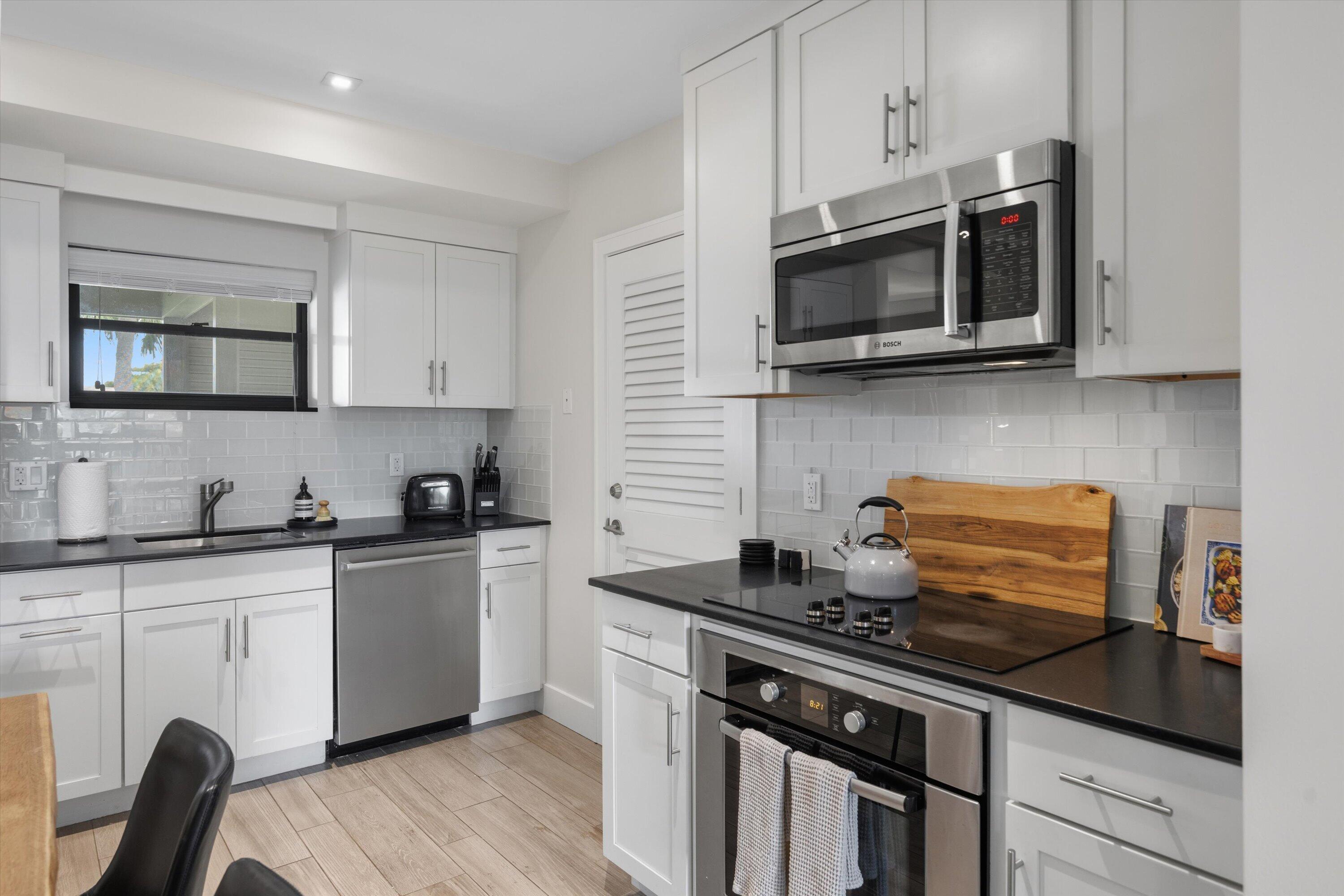 11818 Pebblewood #201, Wellington FL 33414
