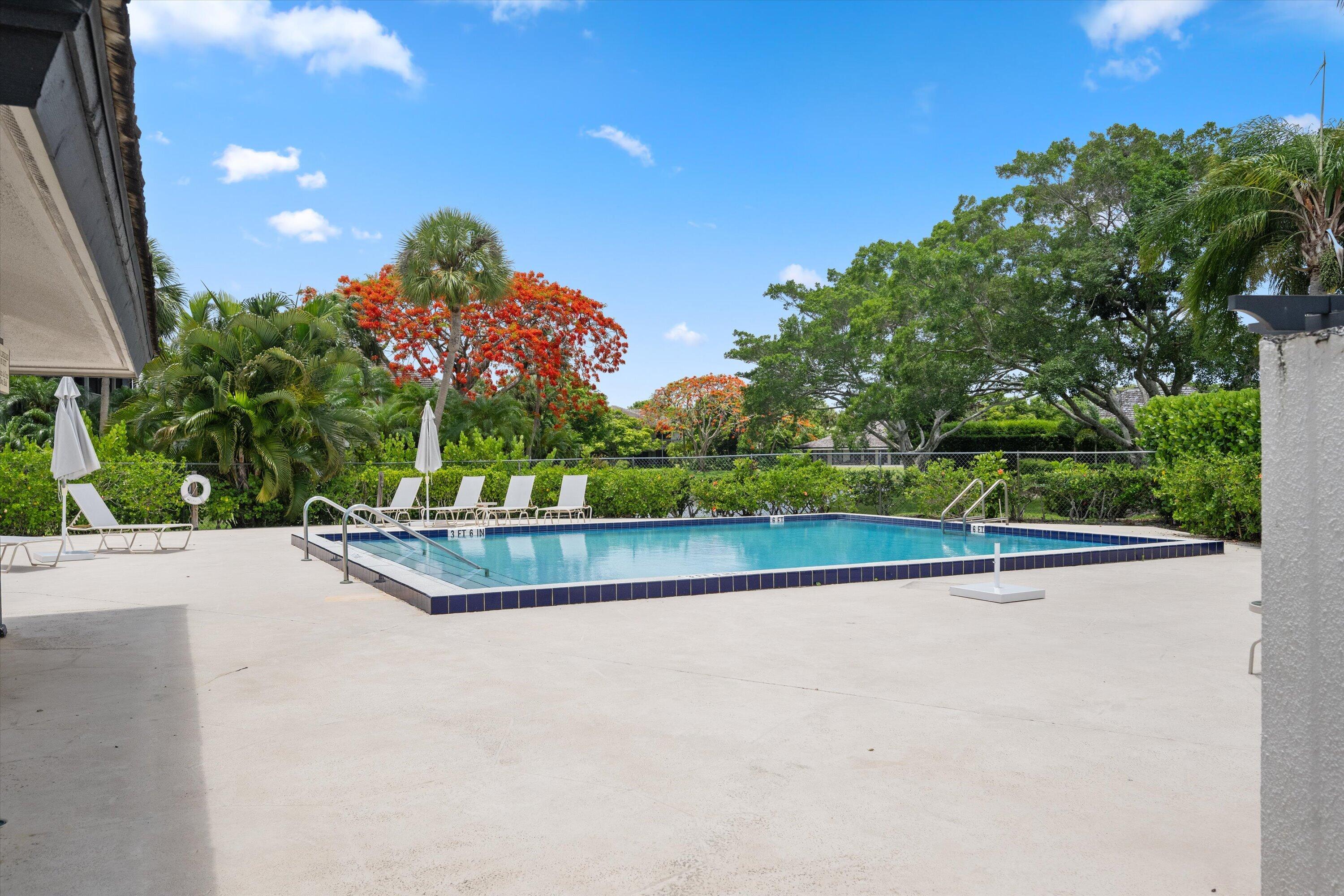 11818 Pebblewood #D201, Wellington FL 33414