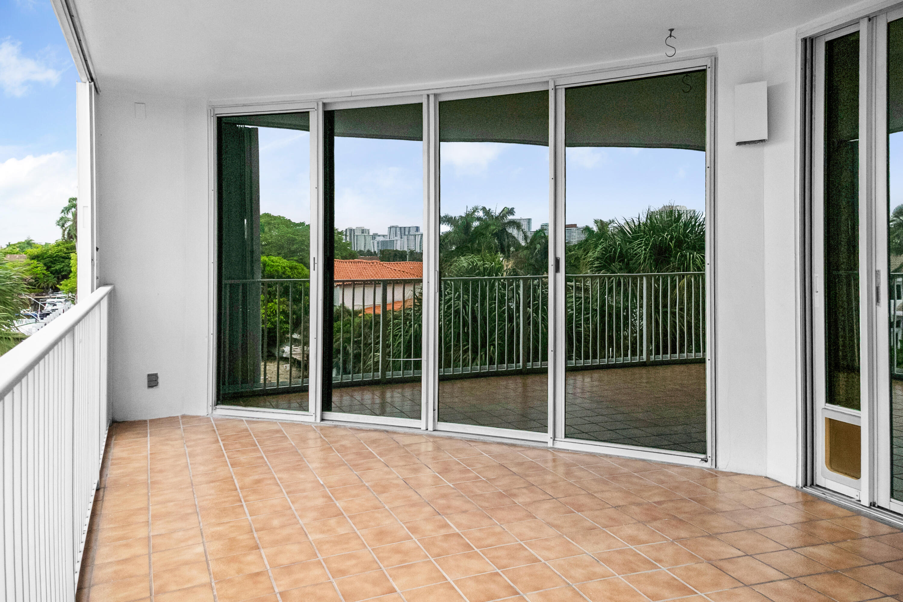 3100 NE 47th #305, Fort Lauderdale FL 33308