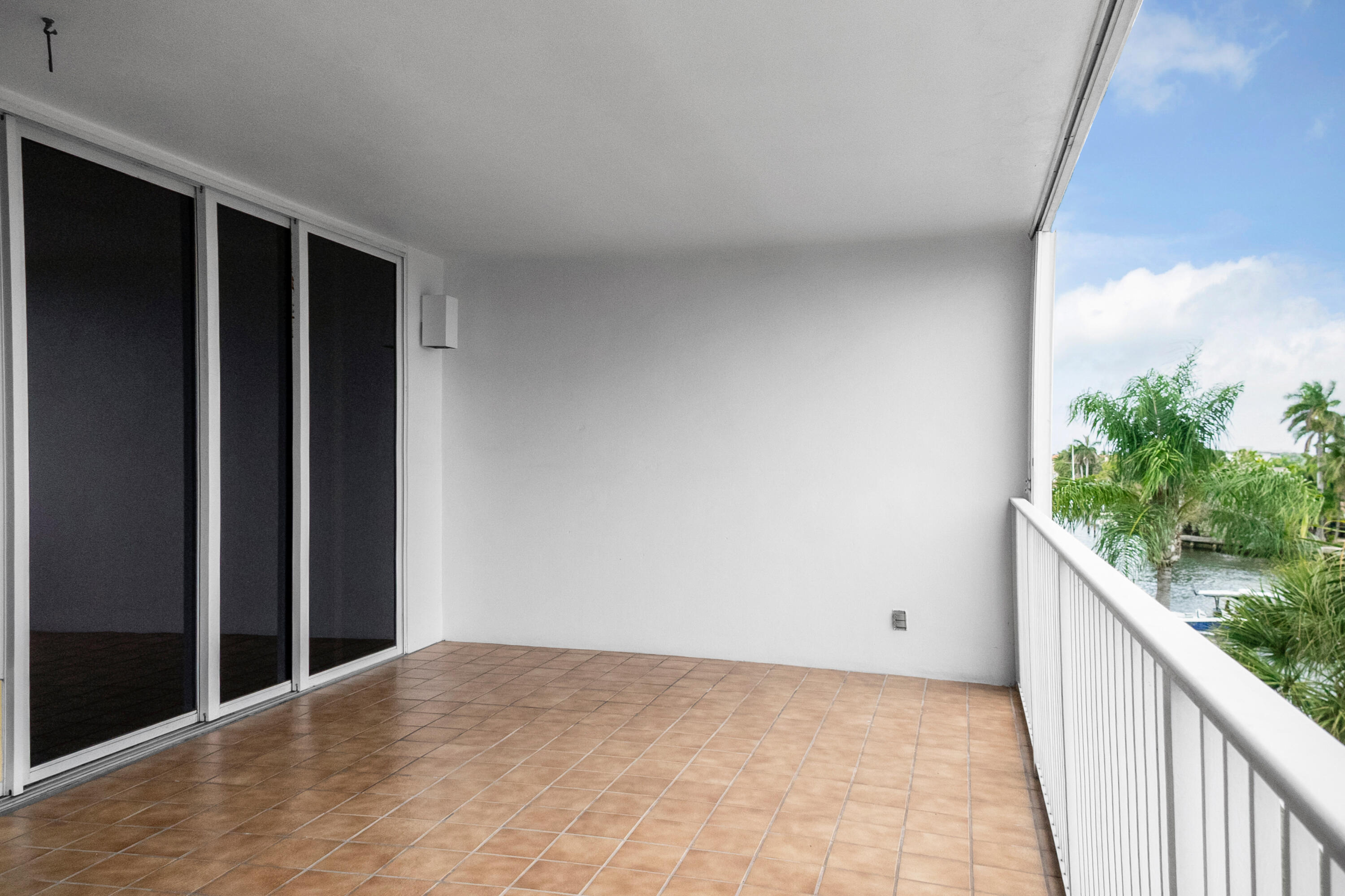 3100 NE 47th #305, Fort Lauderdale FL 33308