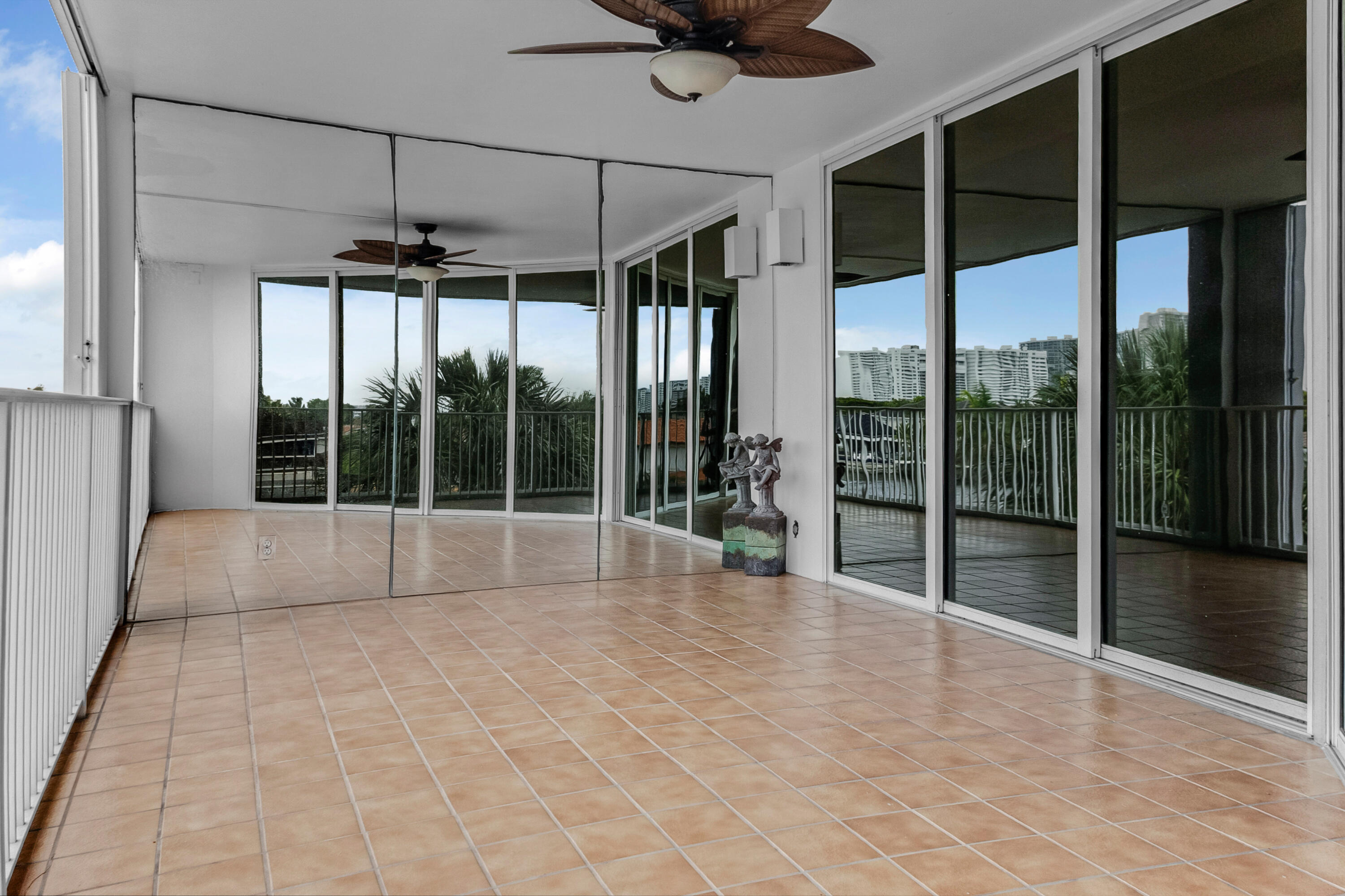 3100 NE 47th #305, Fort Lauderdale FL 33308