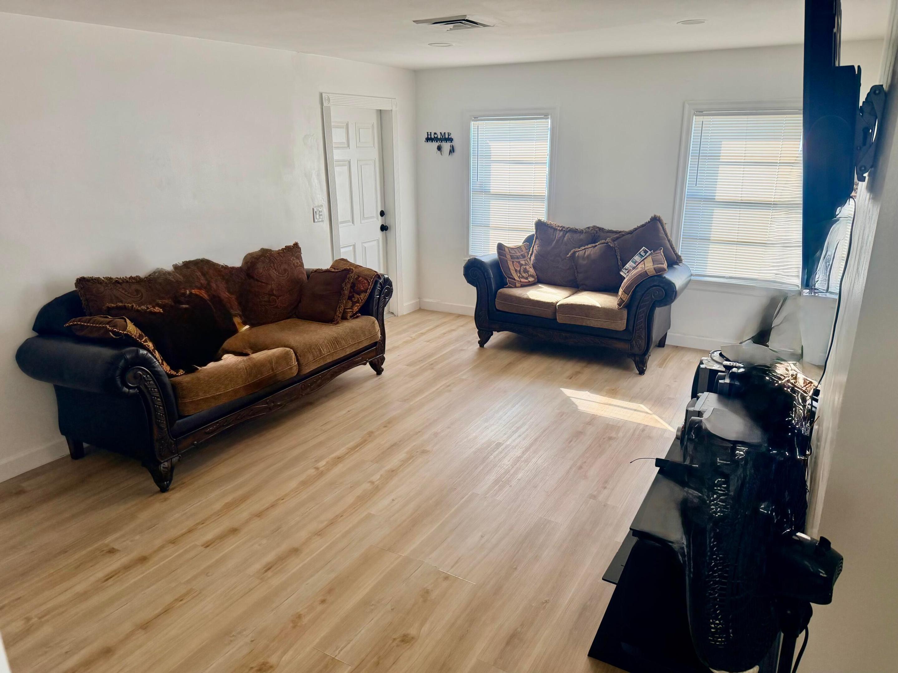 443 Wilder, West Palm Beach FL 33405