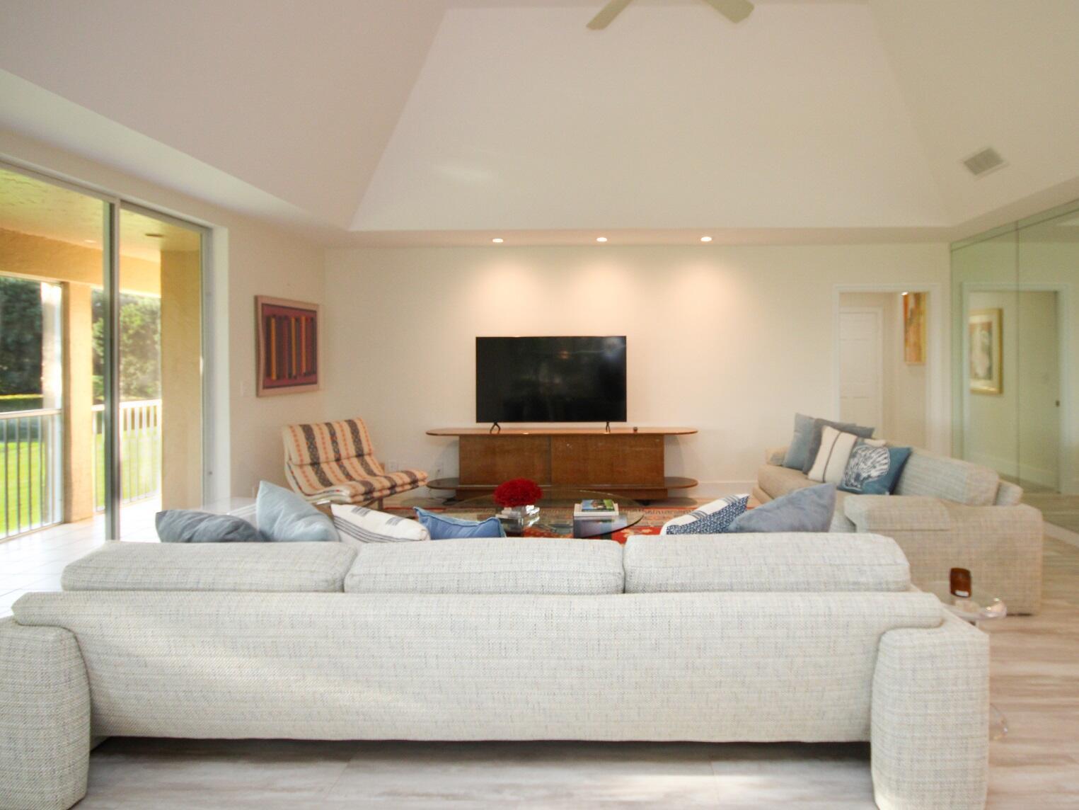 11877 Pebblewood #202, Wellington FL 33414