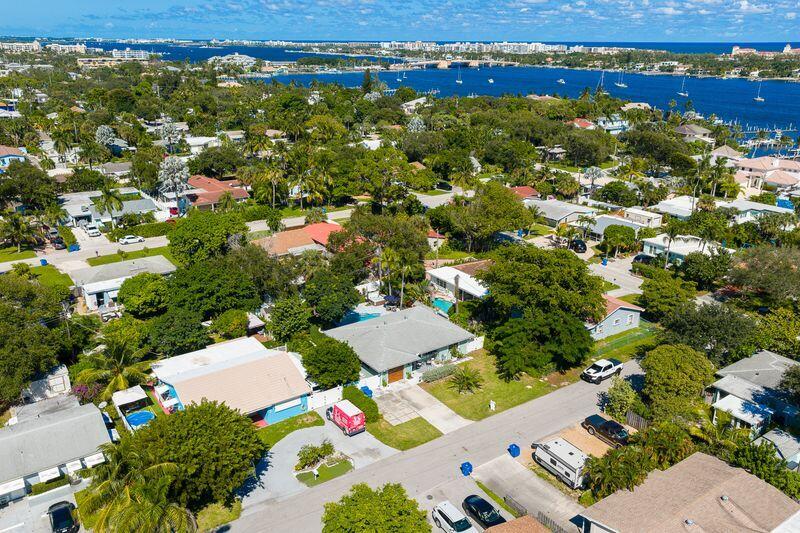 129 Milton, Lantana FL 33462