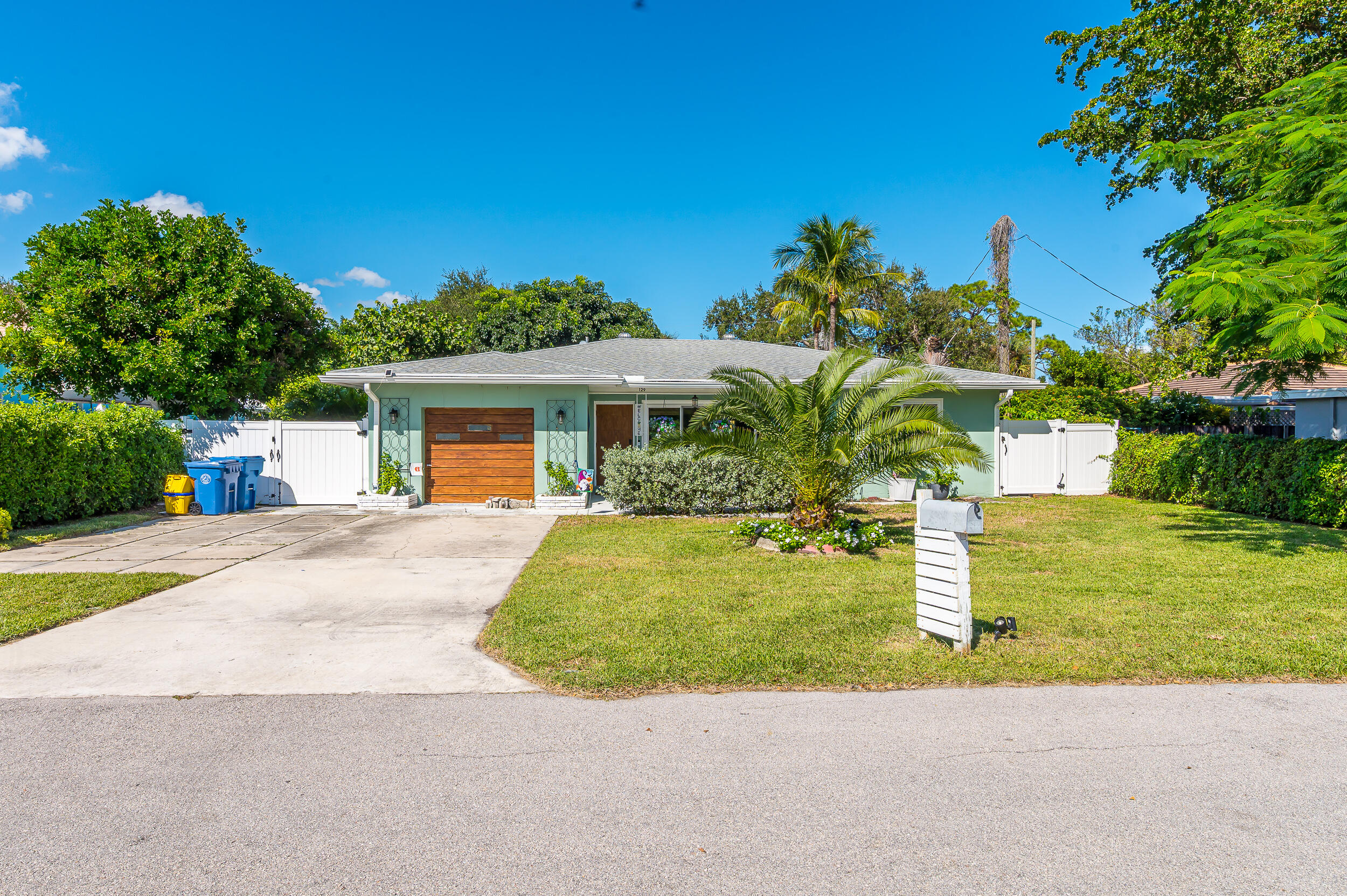 129 Milton, Lantana FL 33462