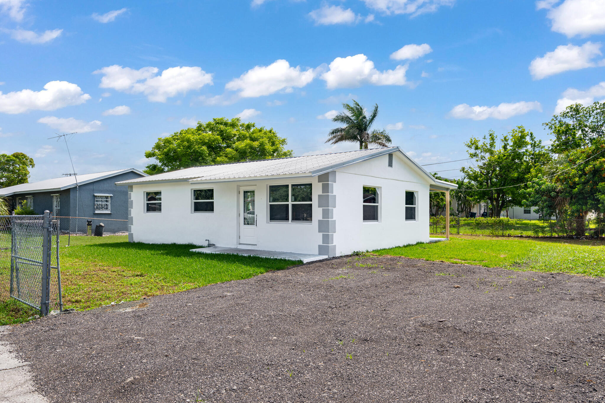 245 SW 11th, South Bay FL 33493
