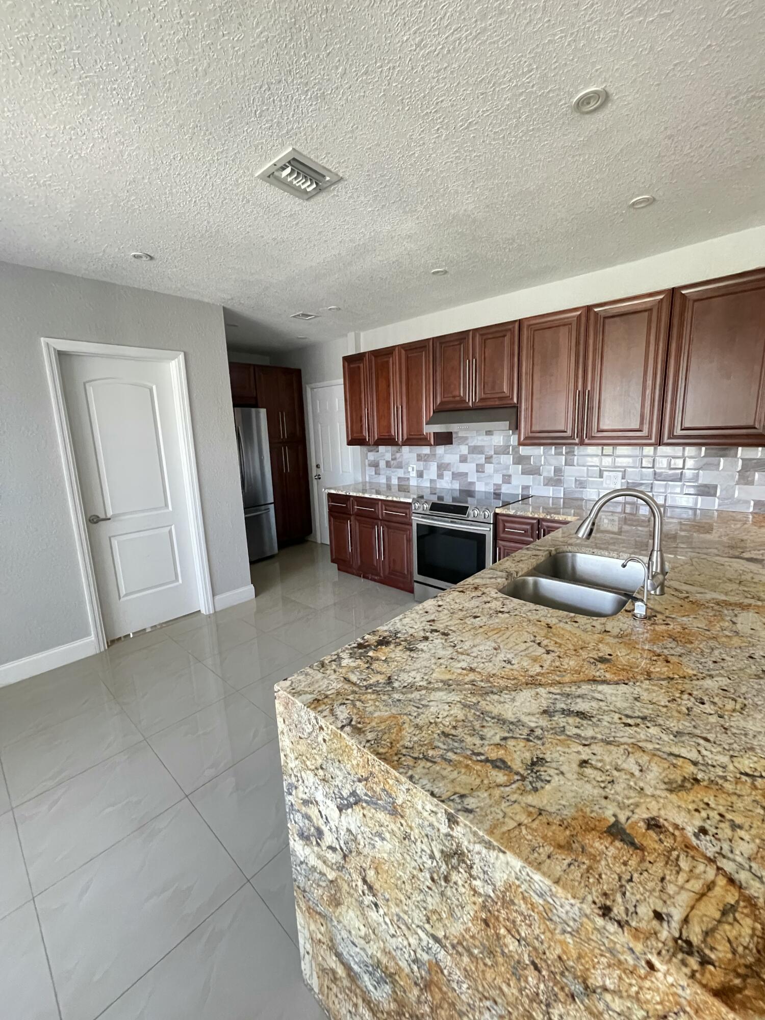 255 Foresteria, Lake Park FL 33403
