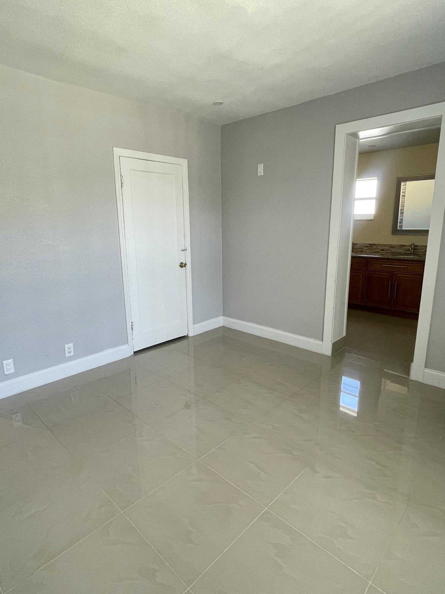 255 Foresteria, Lake Park FL 33403