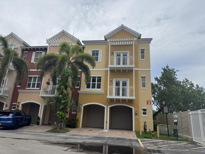 2351 Vintage #2351, Lighthouse Point FL 33064