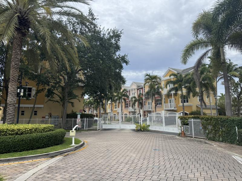 2351 Vintage #2351, Lighthouse Point FL 33064