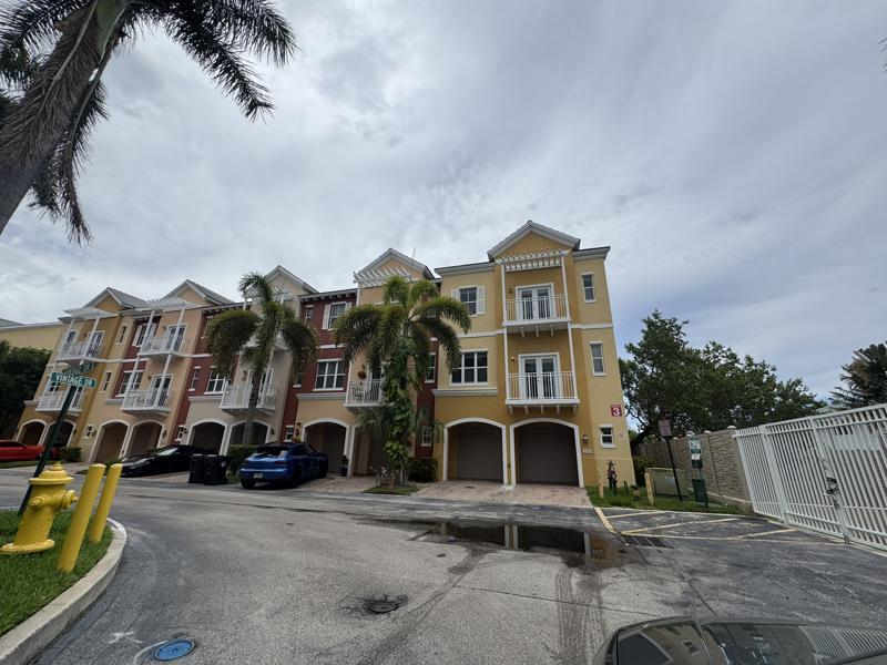 2351 Vintage #2351, Lighthouse Point FL 33064