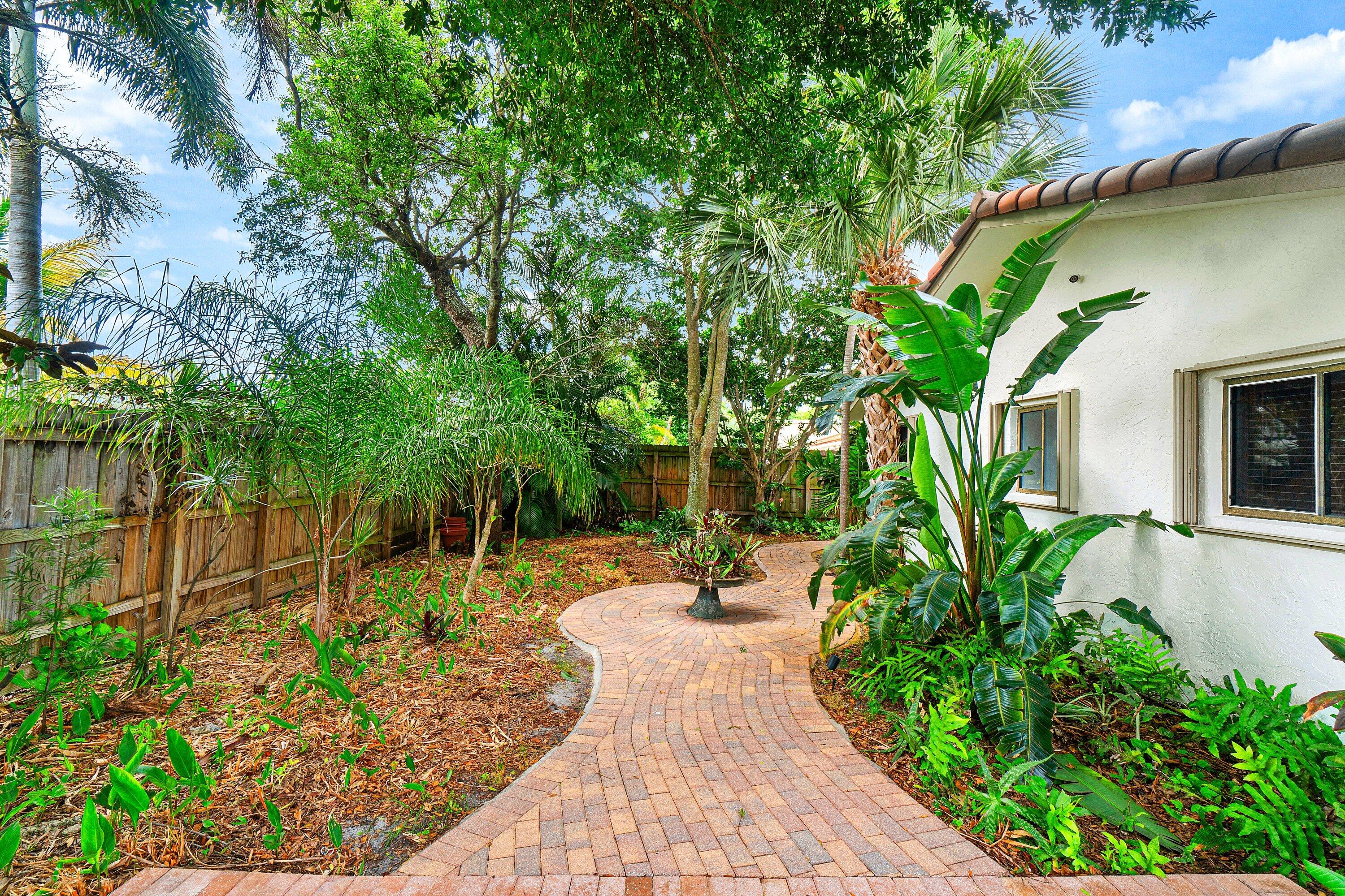 17734 Pine Needle, Boca Raton FL 33487
