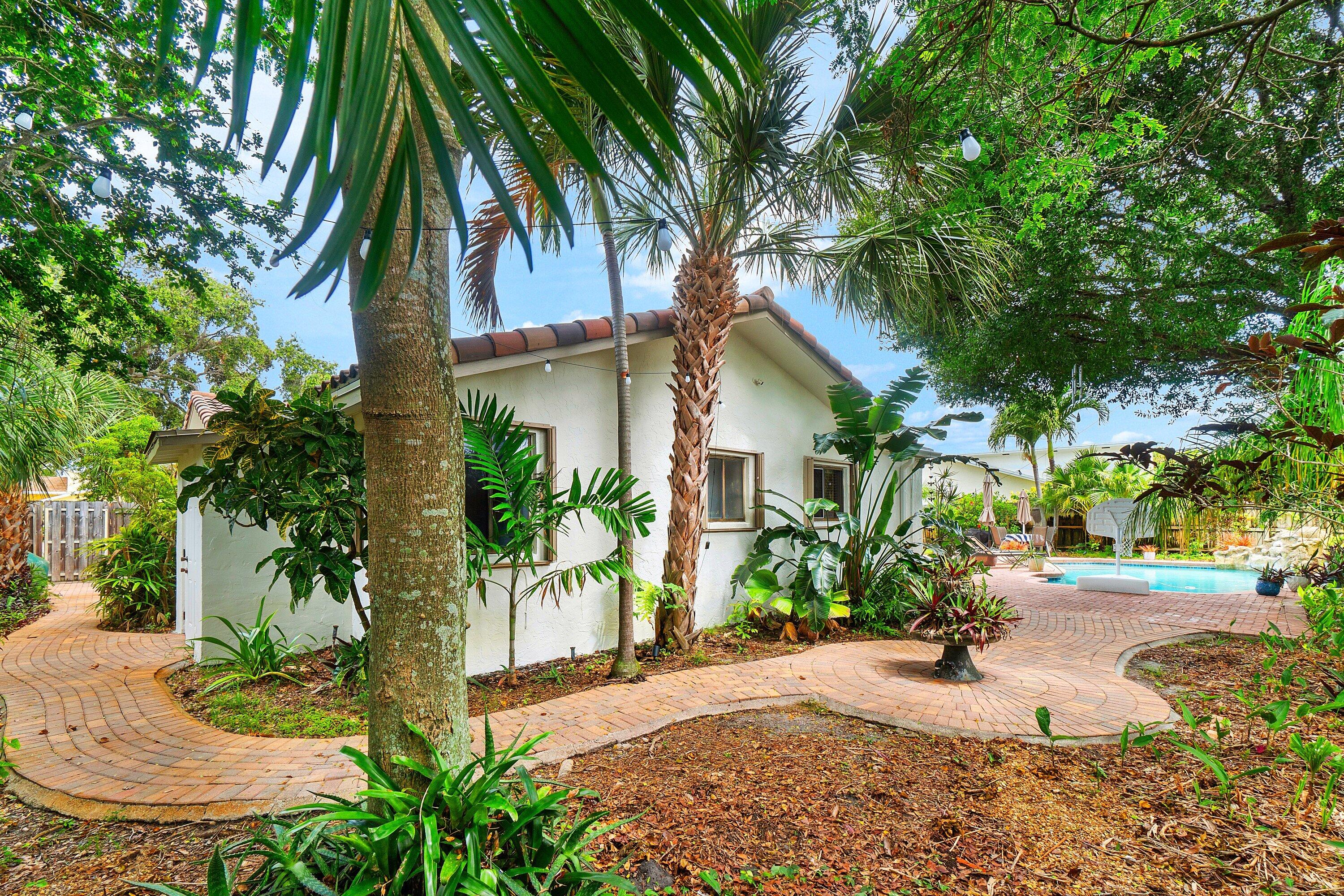 17734 Pine Needle, Boca Raton FL 33487