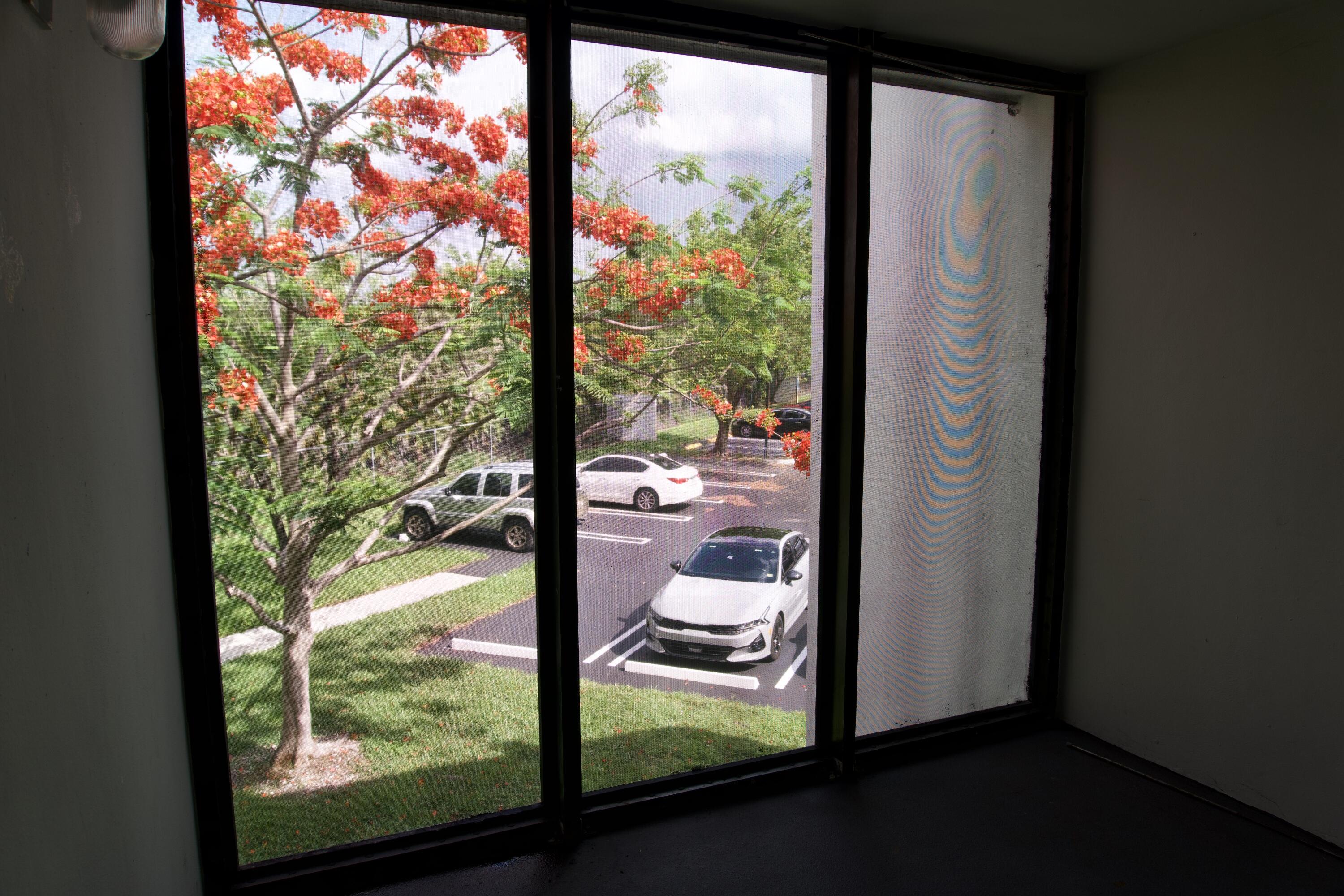 213 Lake Pointe #211, Oakland Park FL 33309