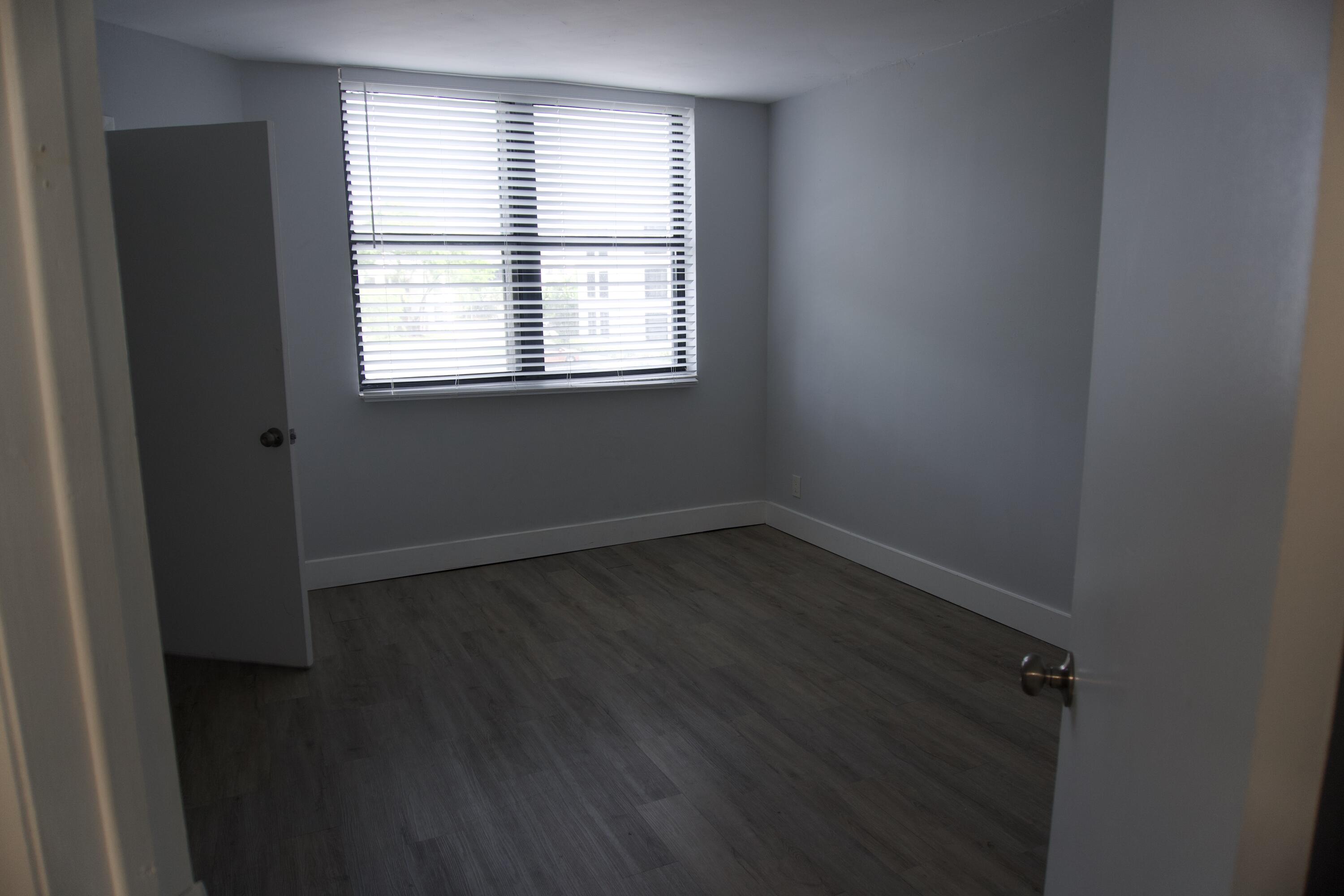213 Lake Pointe #211, Oakland Park FL 33309