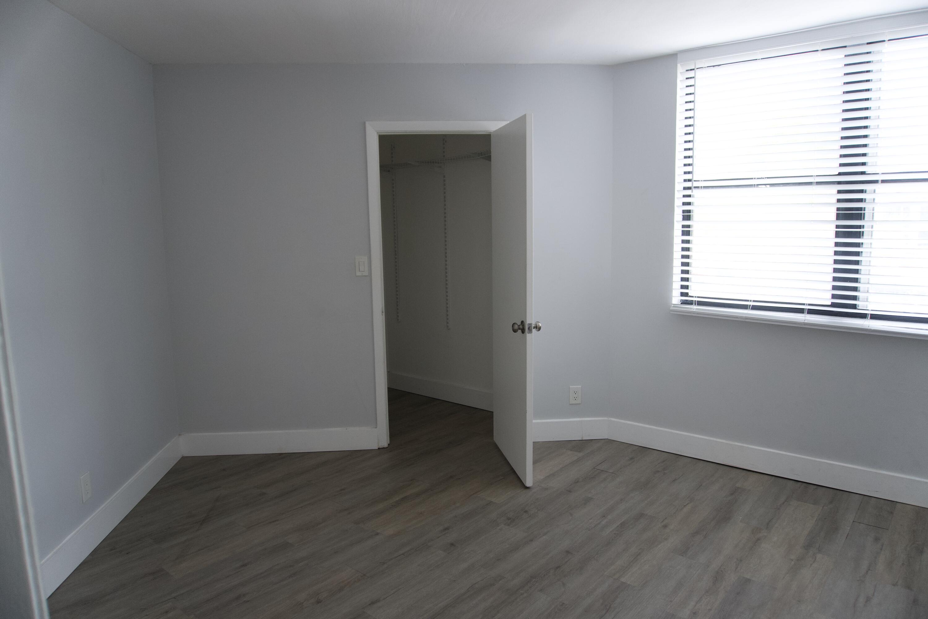 213 Lake Pointe #211, Oakland Park FL 33309