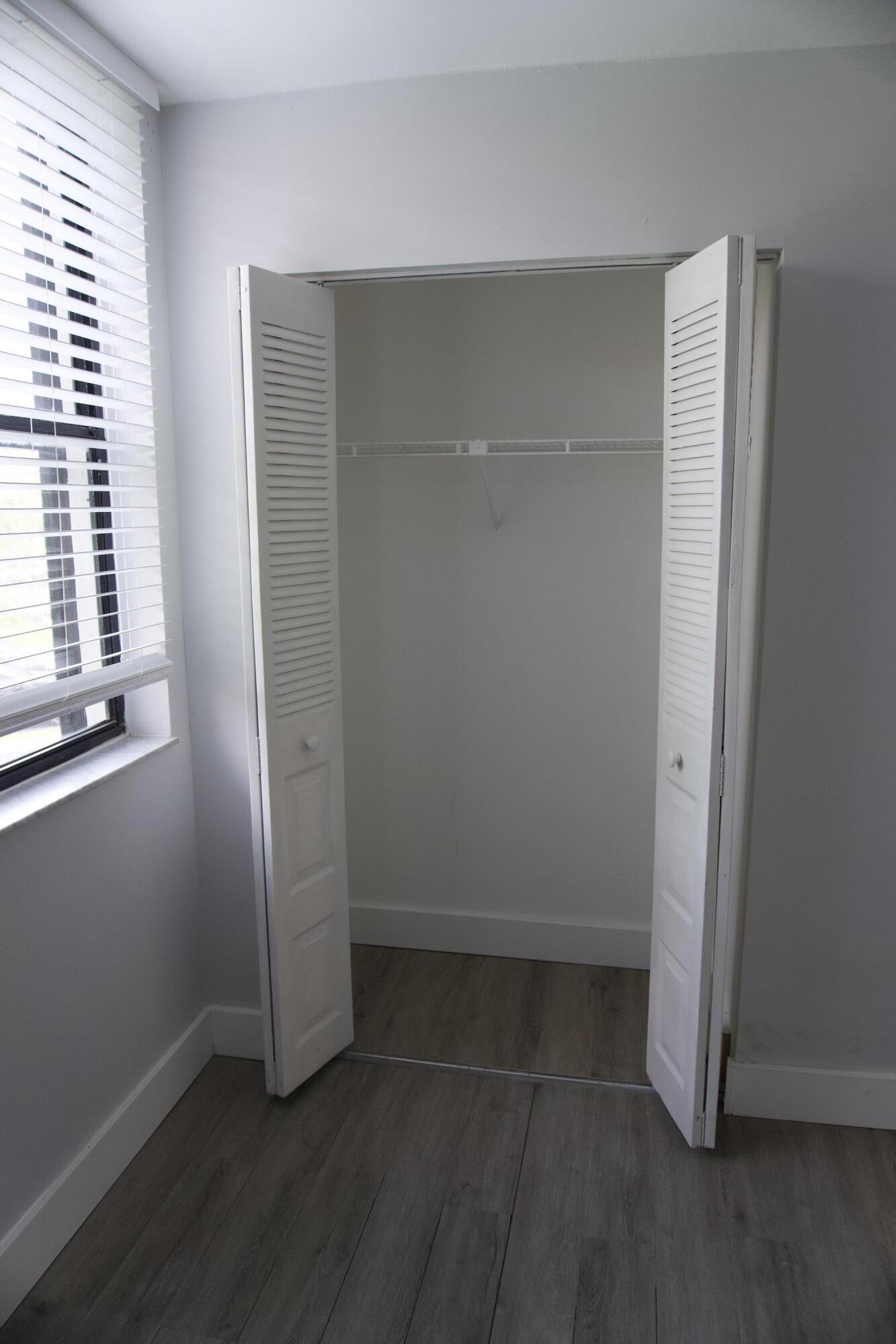 213 Lake Pointe #211, Oakland Park FL 33309