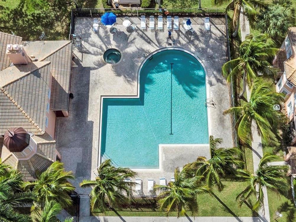2202 Belmont #2202, North Lauderdale FL 33068