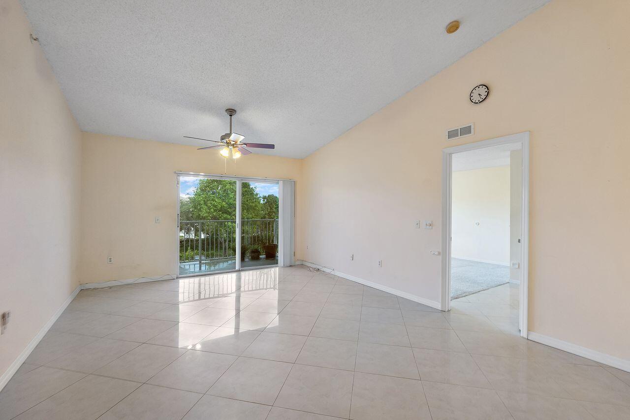 5011 Wiles #303, Coconut Creek FL 33073