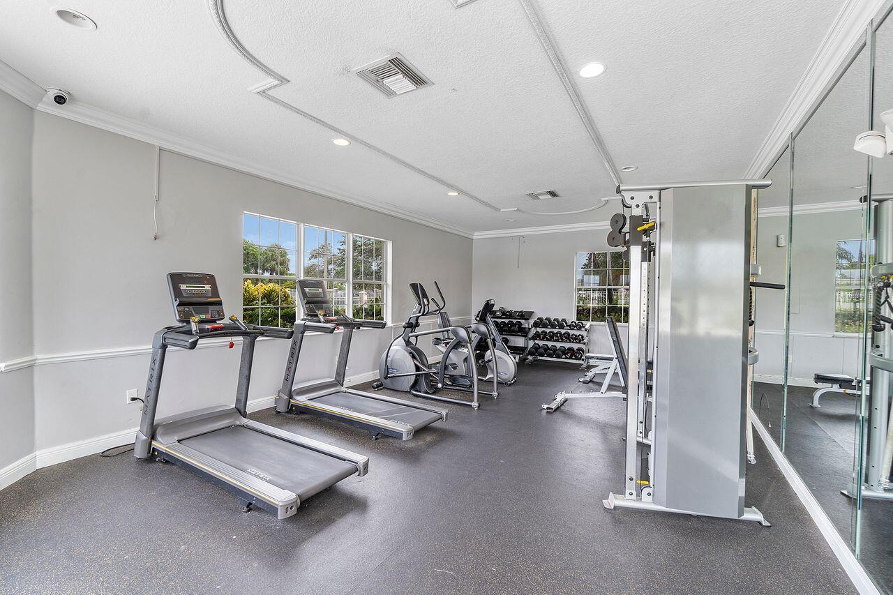 5011 Wiles #303, Coconut Creek FL 33073