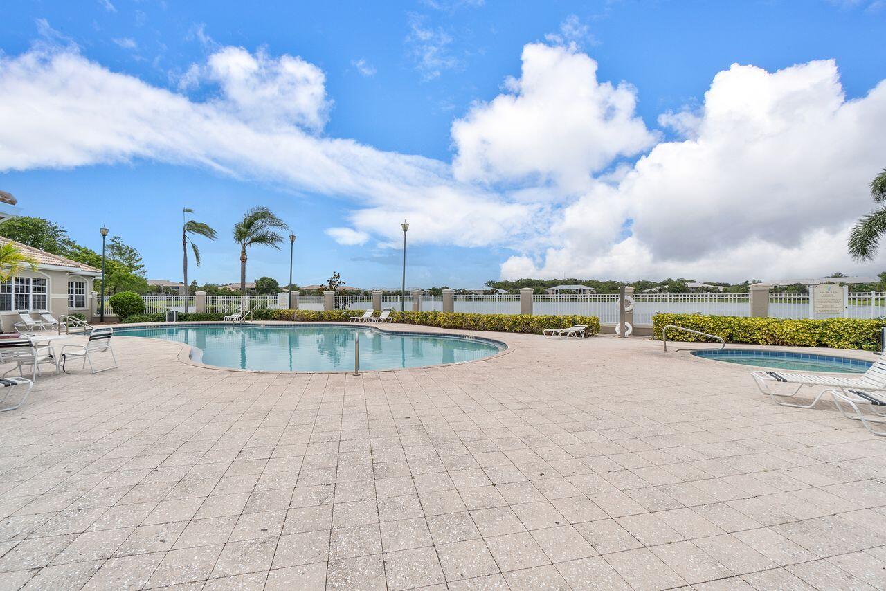 5011 Wiles #303, Coconut Creek FL 33073