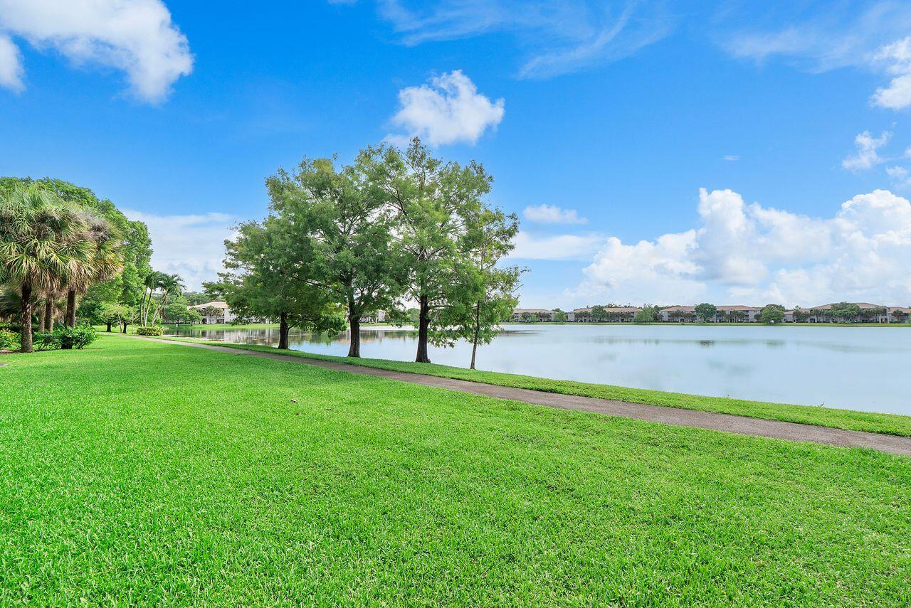 5011 Wiles #303, Coconut Creek FL 33073