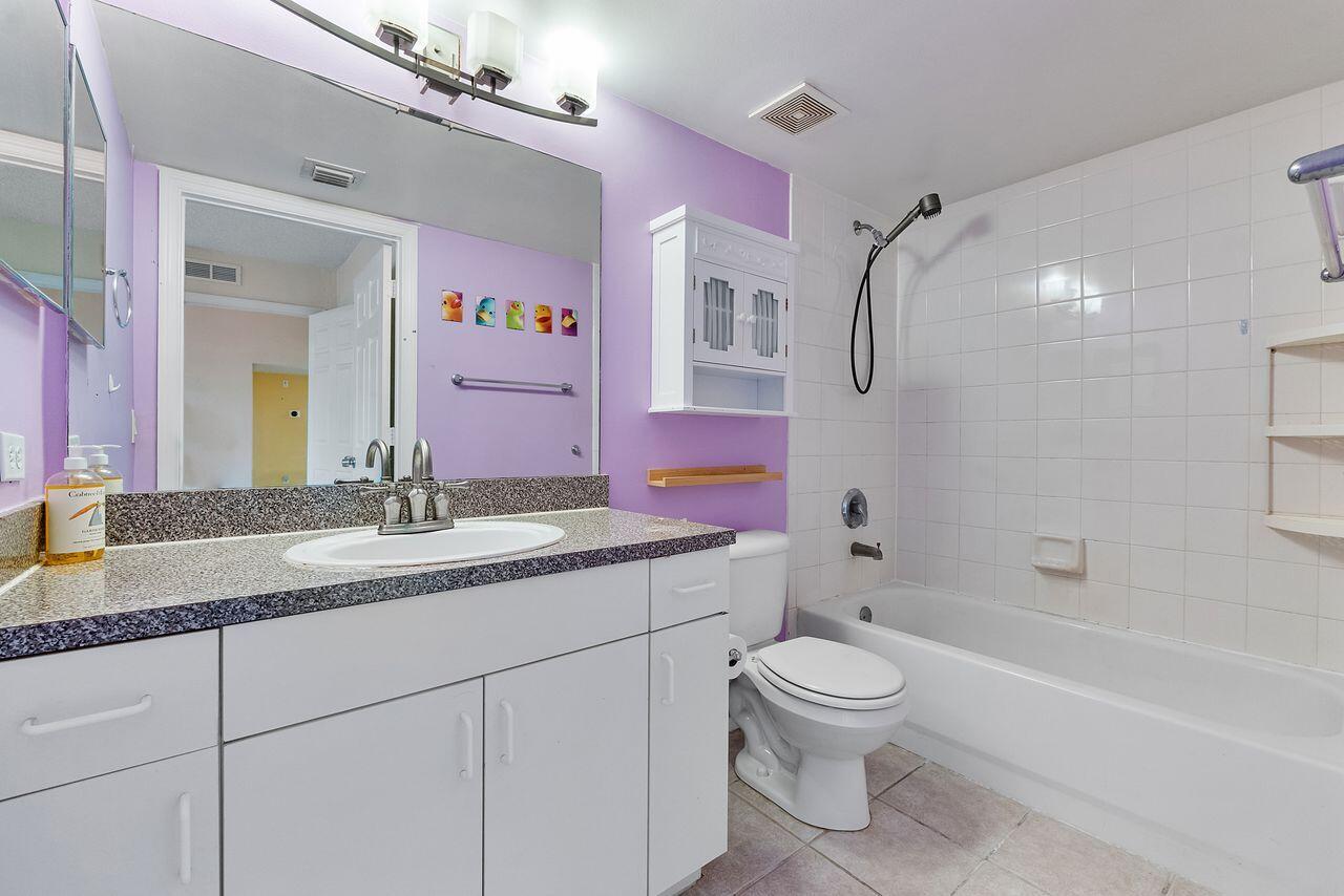 5011 Wiles #303, Coconut Creek FL 33073