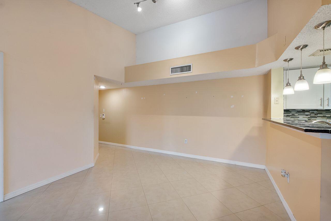 5011 Wiles #303, Coconut Creek FL 33073